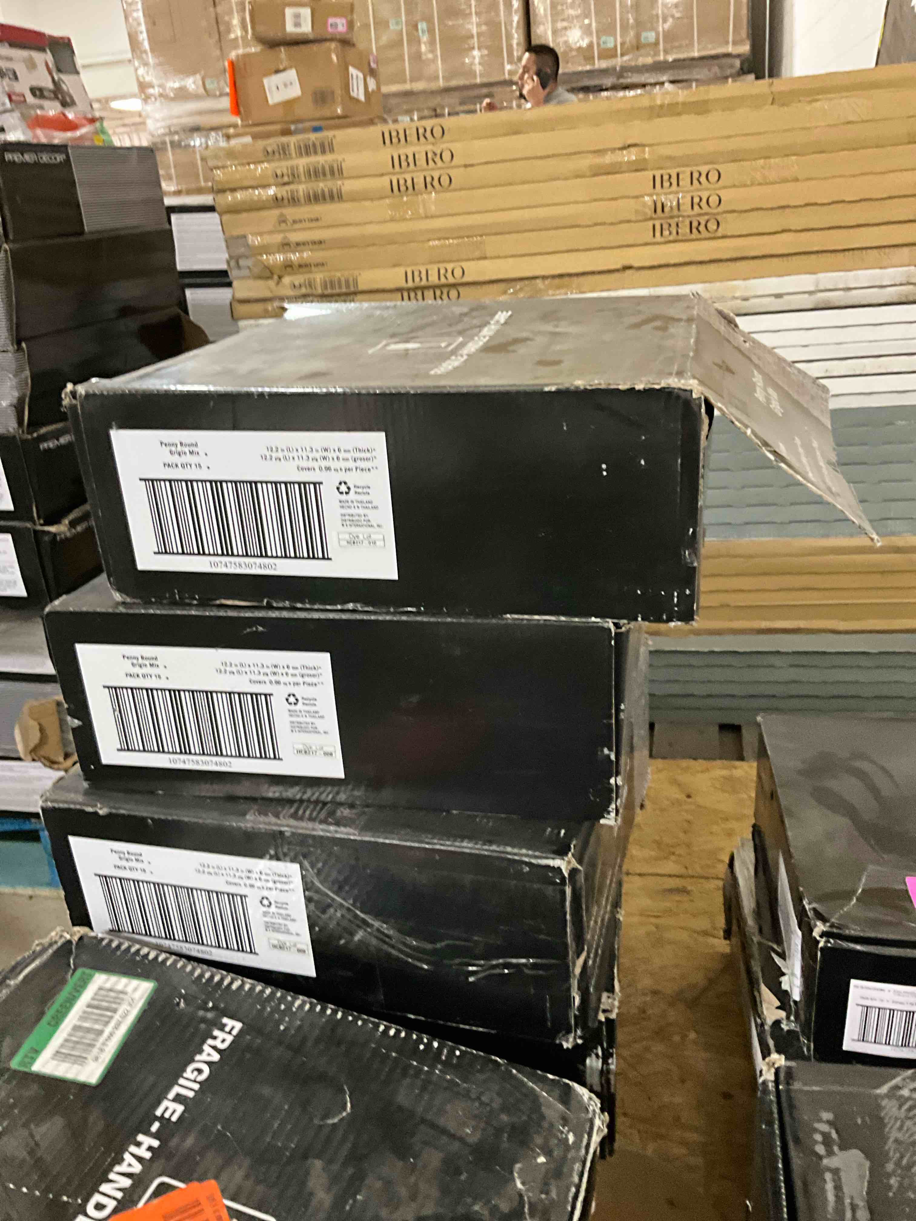 https://s3.amazonaws.com/lotting-images-prod/bidfta/PNK1839891_1759434432491.jpeg