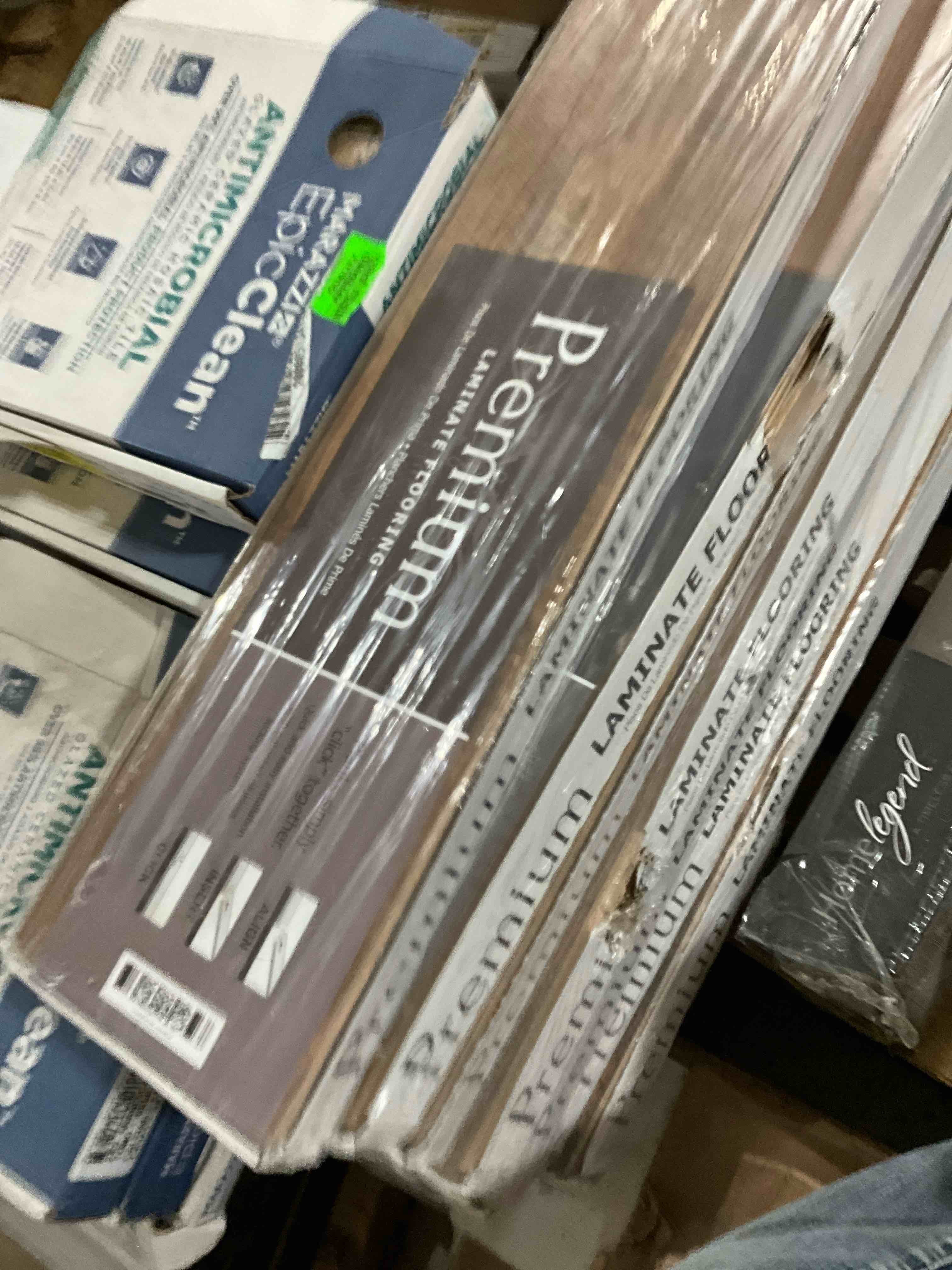 https://s3.amazonaws.com/lotting-images-prod/bidfta/PNK1839896_1759431433349.jpeg