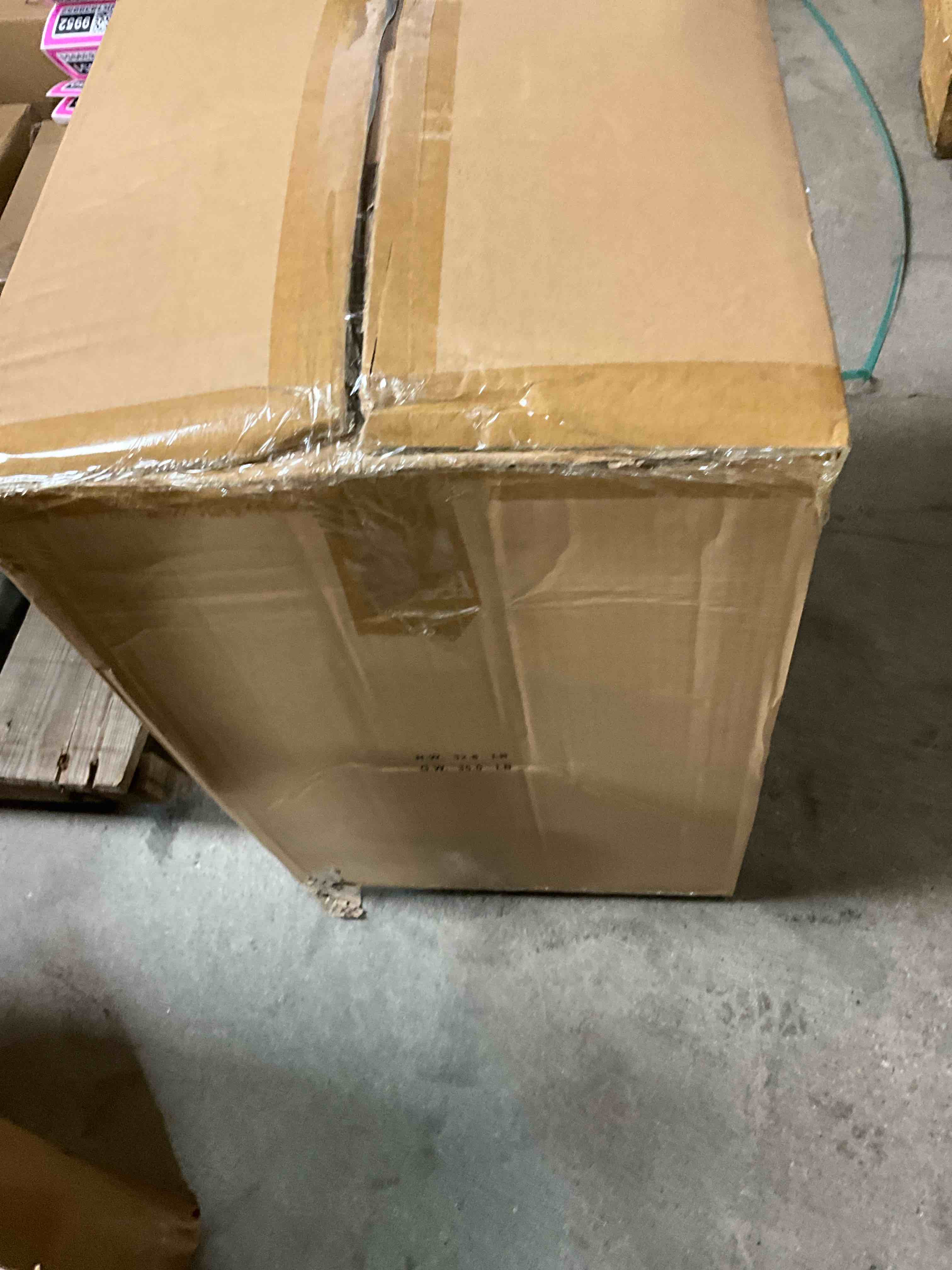 https://s3.amazonaws.com/lotting-images-prod/bidfta/PNK1839948_1759503037922.jpeg