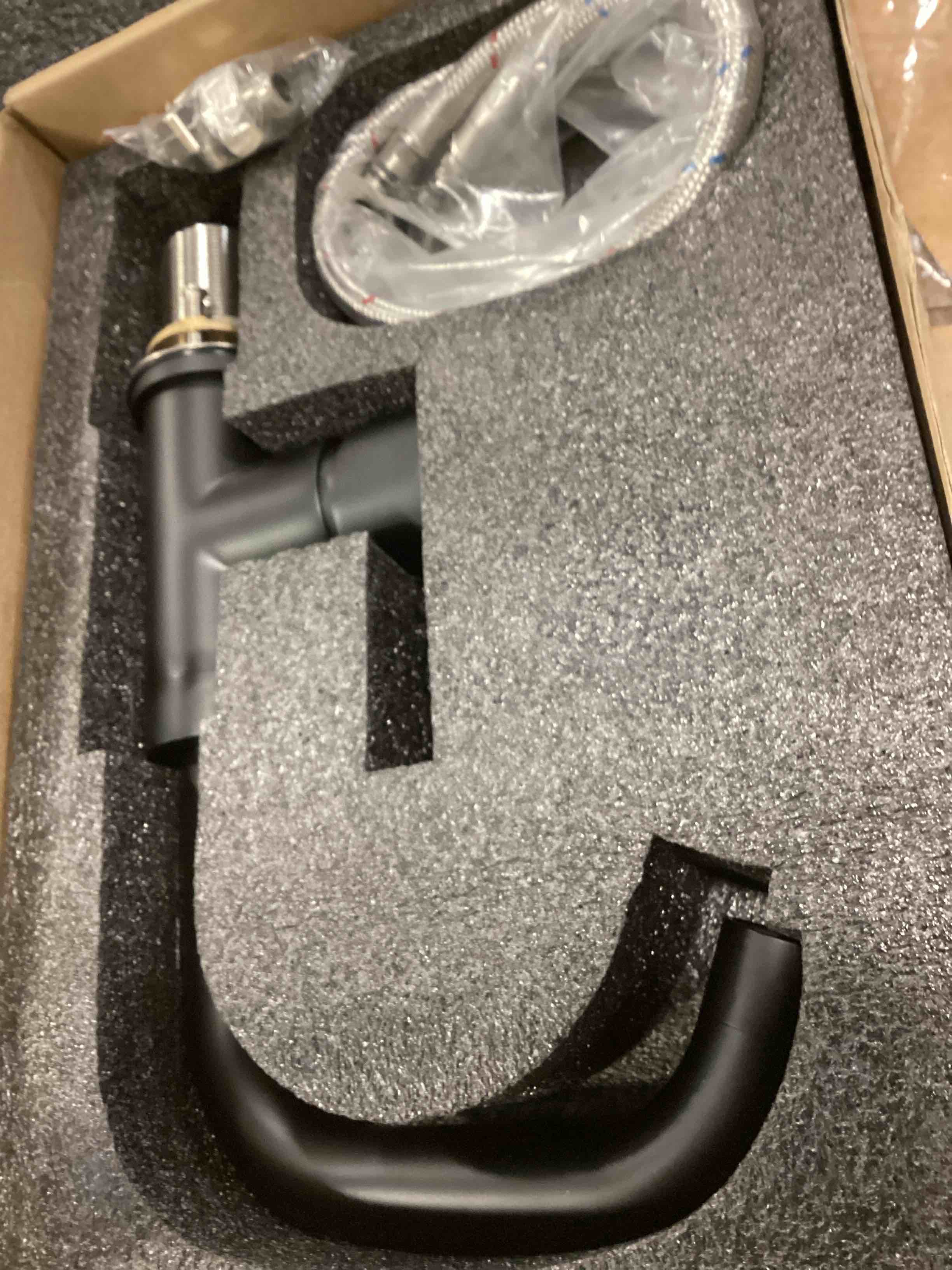 https://s3.amazonaws.com/lotting-images-prod/bidfta/PNK1840327_1738698897134.jpeg