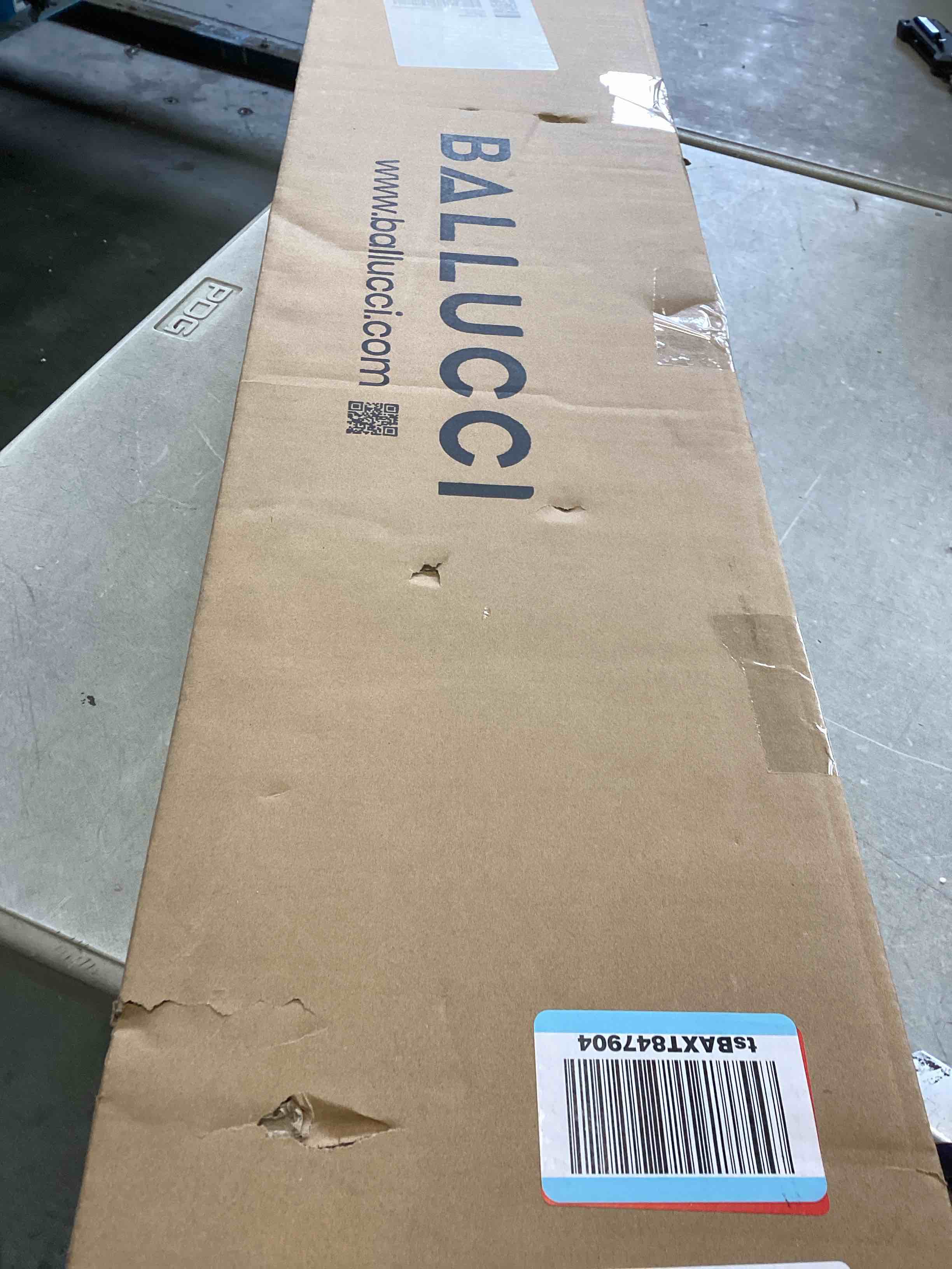 https://s3.amazonaws.com/lotting-images-prod/bidfta/PNK1840422_1738772997592.jpeg