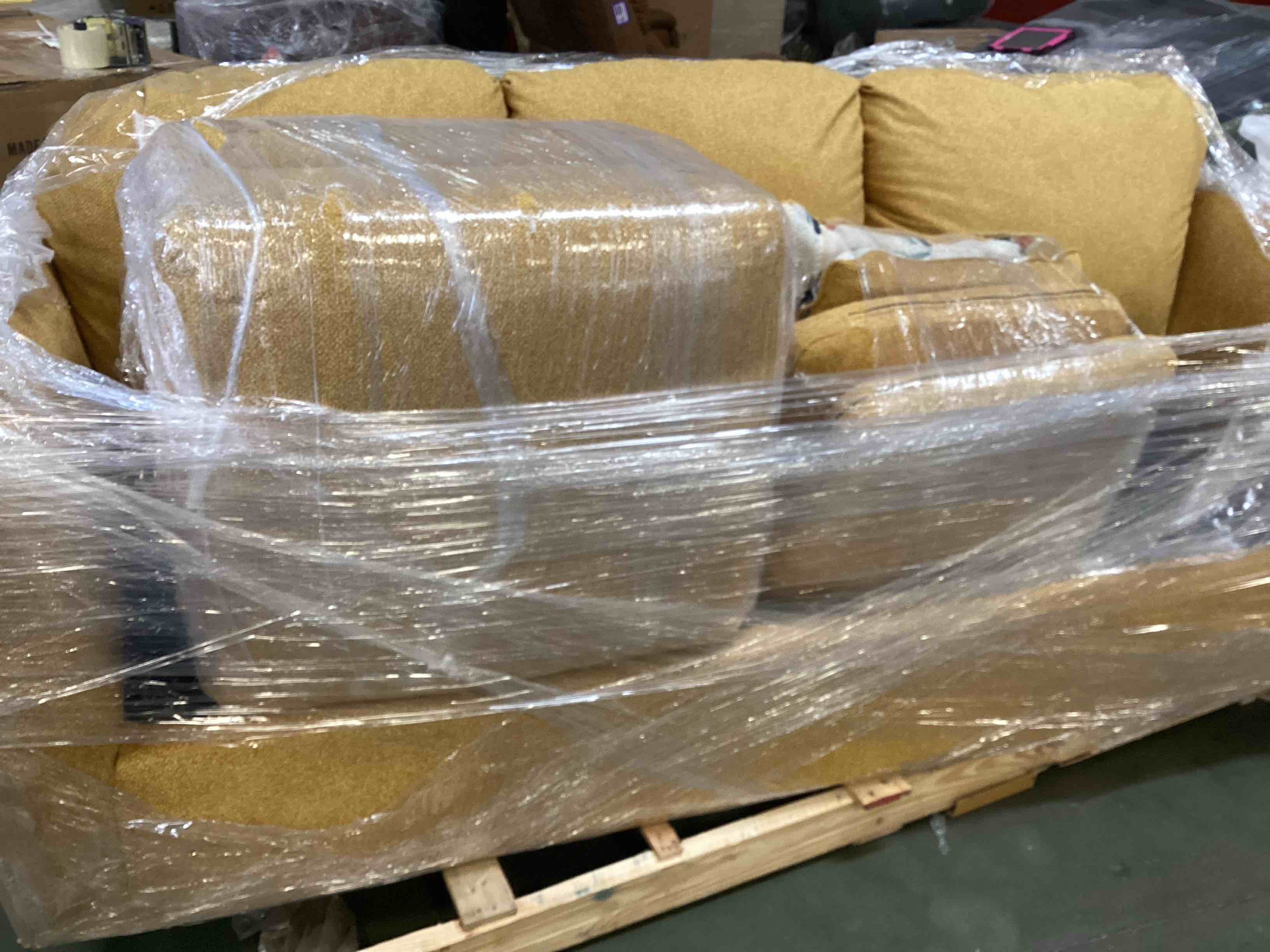 https://s3.amazonaws.com/lotting-images-prod/bidfta/PNK1840780_1738953917882.jpeg