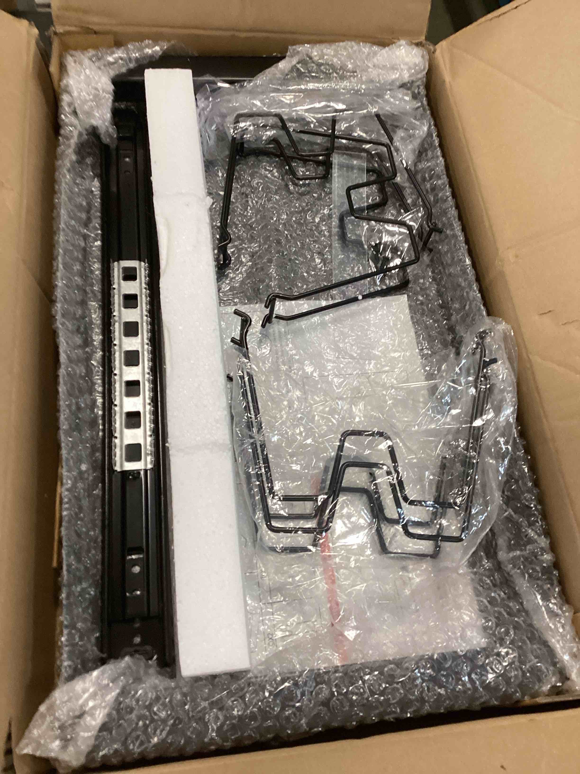 https://s3.amazonaws.com/lotting-images-prod/bidfta/PNK1840897_1739204650876.jpeg