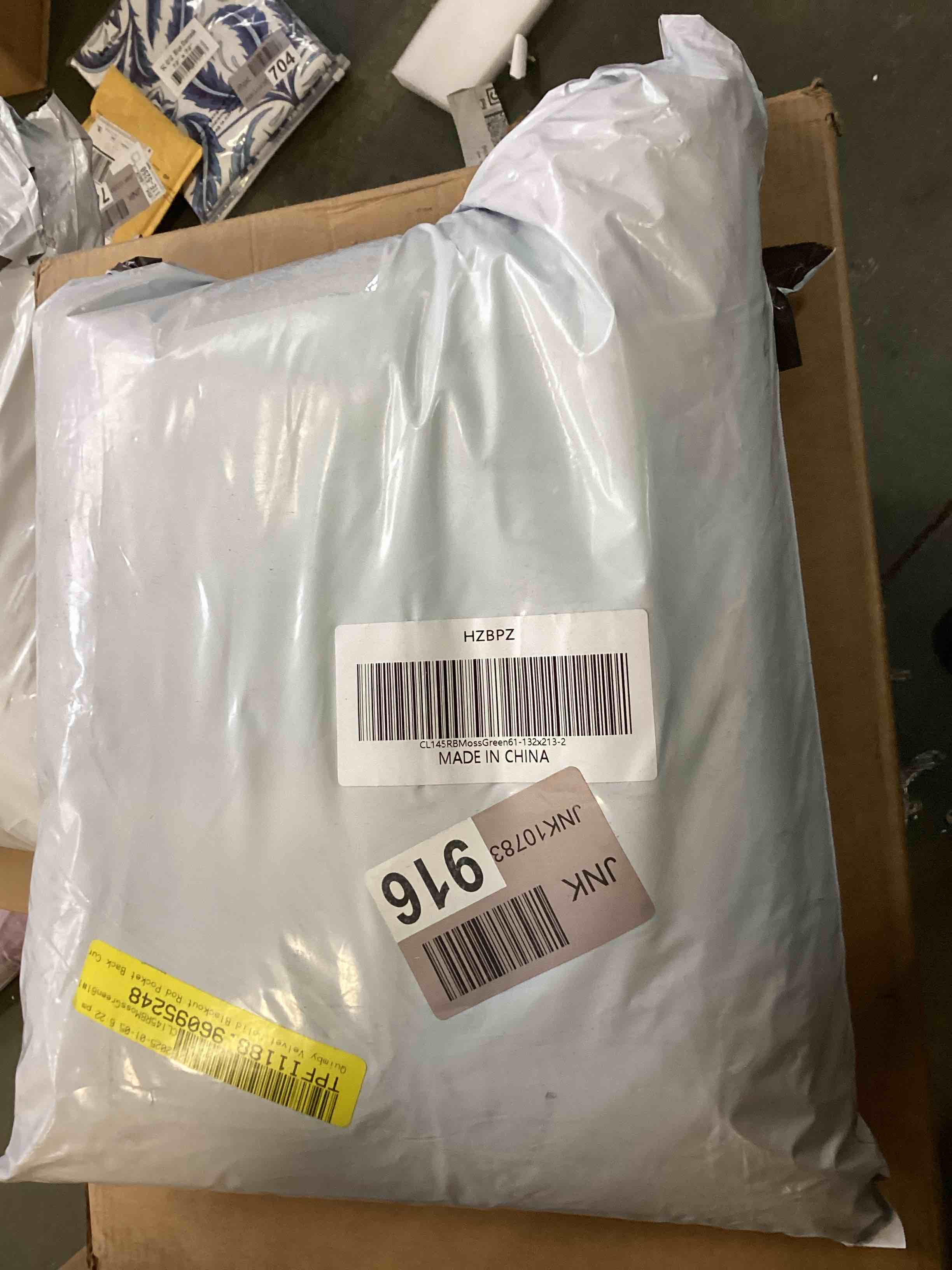 https://s3.amazonaws.com/lotting-images-prod/bidfta/PNK1841155_1739302066624.jpeg