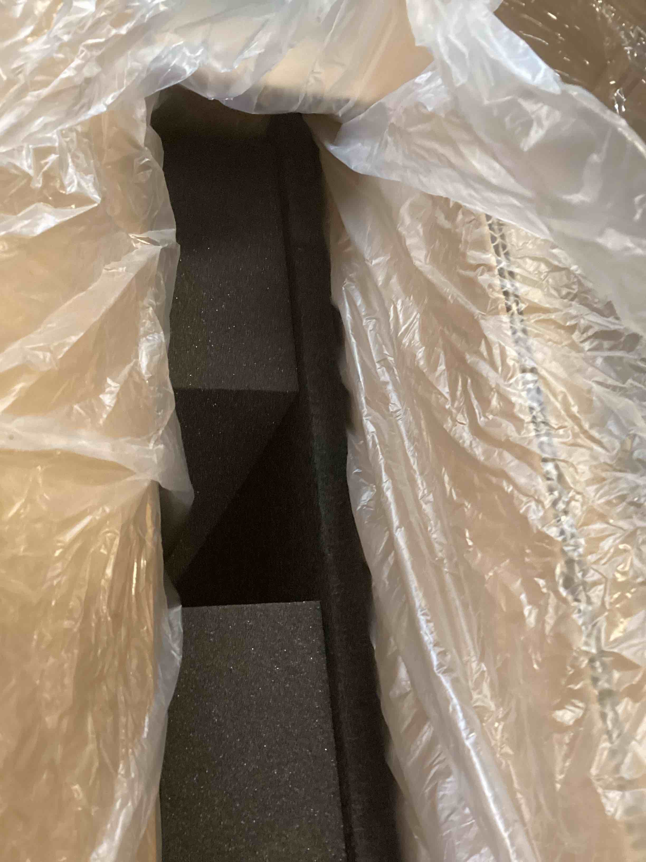 https://s3.amazonaws.com/lotting-images-prod/bidfta/PNK1842244_1740058903240.jpeg