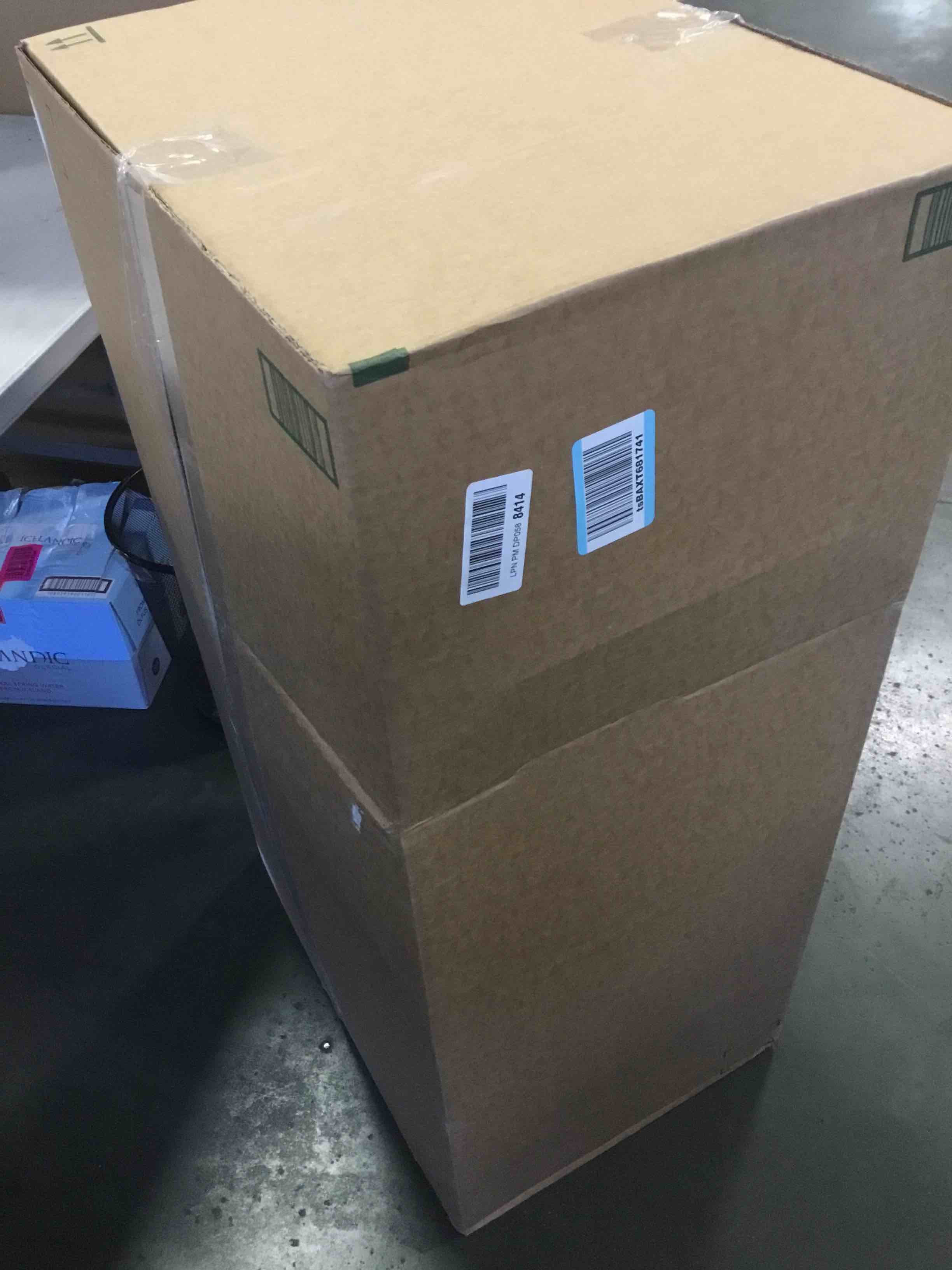 https://s3.amazonaws.com/lotting-images-prod/bidfta/PNK1845778_1740056761771.jpeg