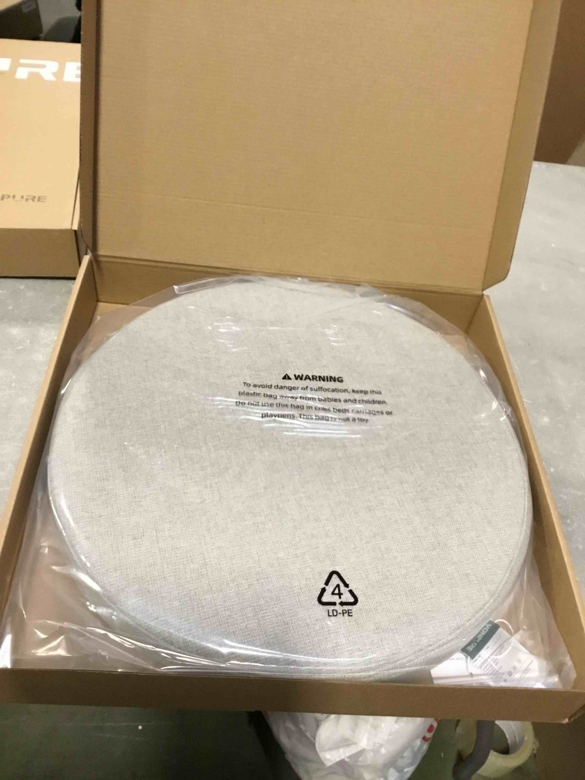 https://s3.amazonaws.com/lotting-images-prod/bidfta/PNK1846014_1738243969100.jpeg