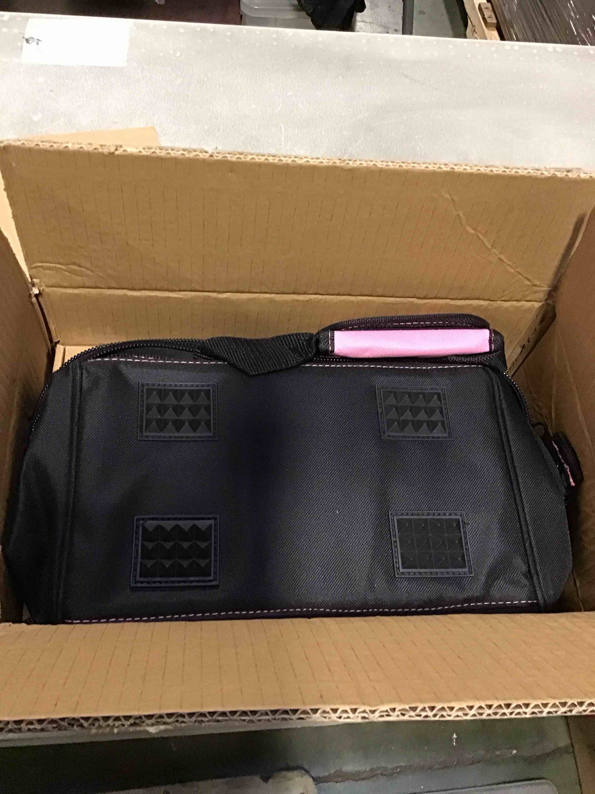 https://s3.amazonaws.com/lotting-images-prod/bidfta/PNK1846264_1738589905107.jpeg