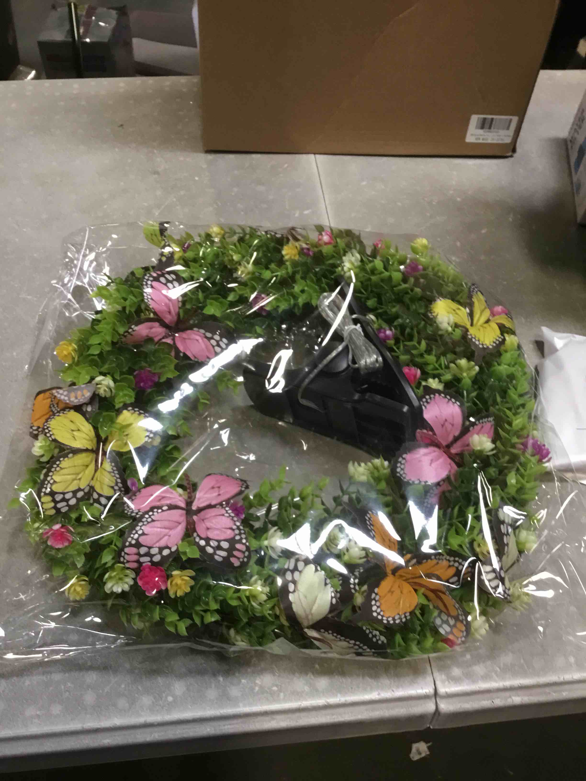 https://s3.amazonaws.com/lotting-images-prod/bidfta/PNK1846754_1738865449647.jpeg