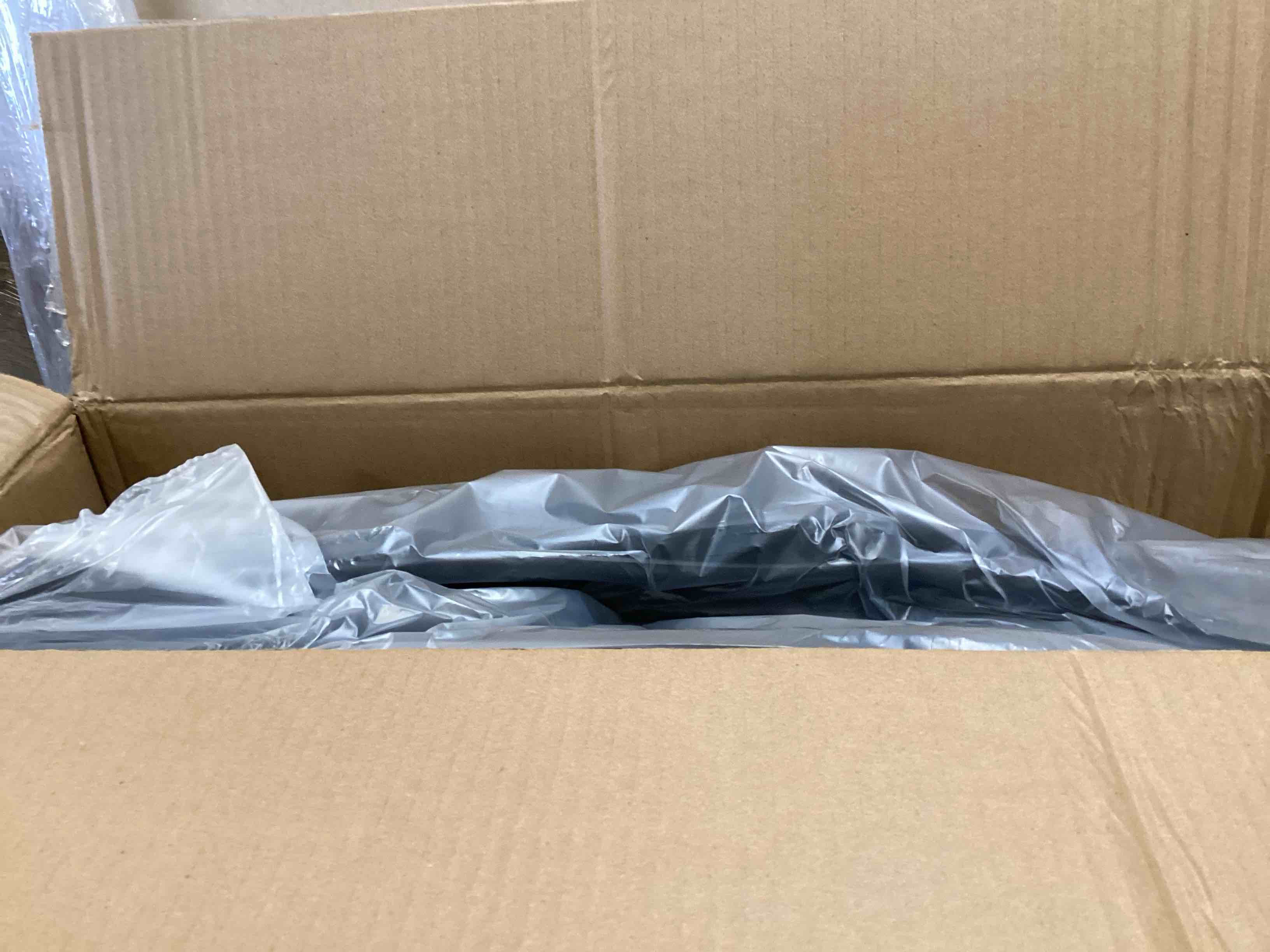 https://s3.amazonaws.com/lotting-images-prod/bidfta/PNK1847008_1739221221887.jpeg
