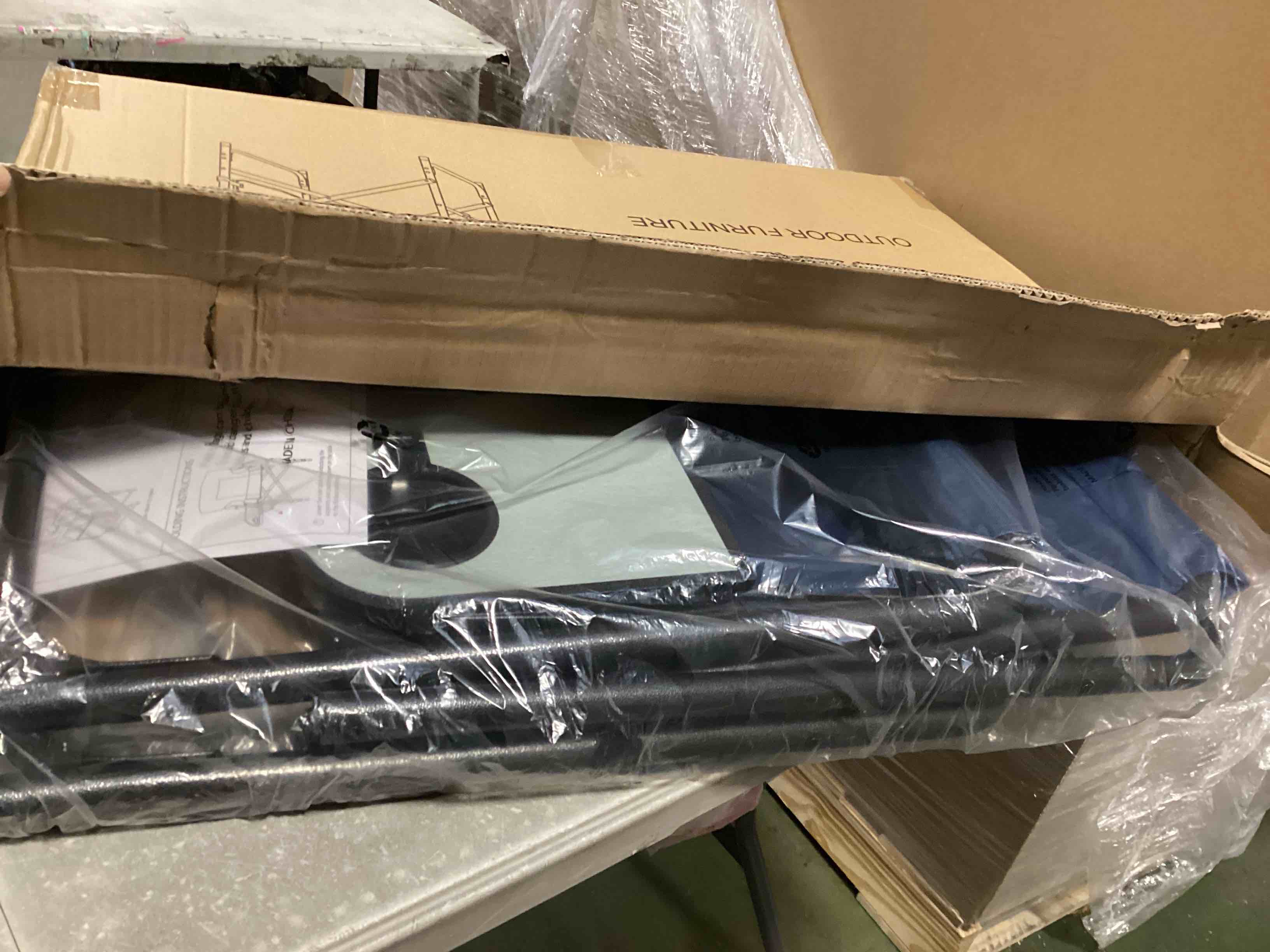 https://s3.amazonaws.com/lotting-images-prod/bidfta/PNK1847016_1739279241527.jpeg