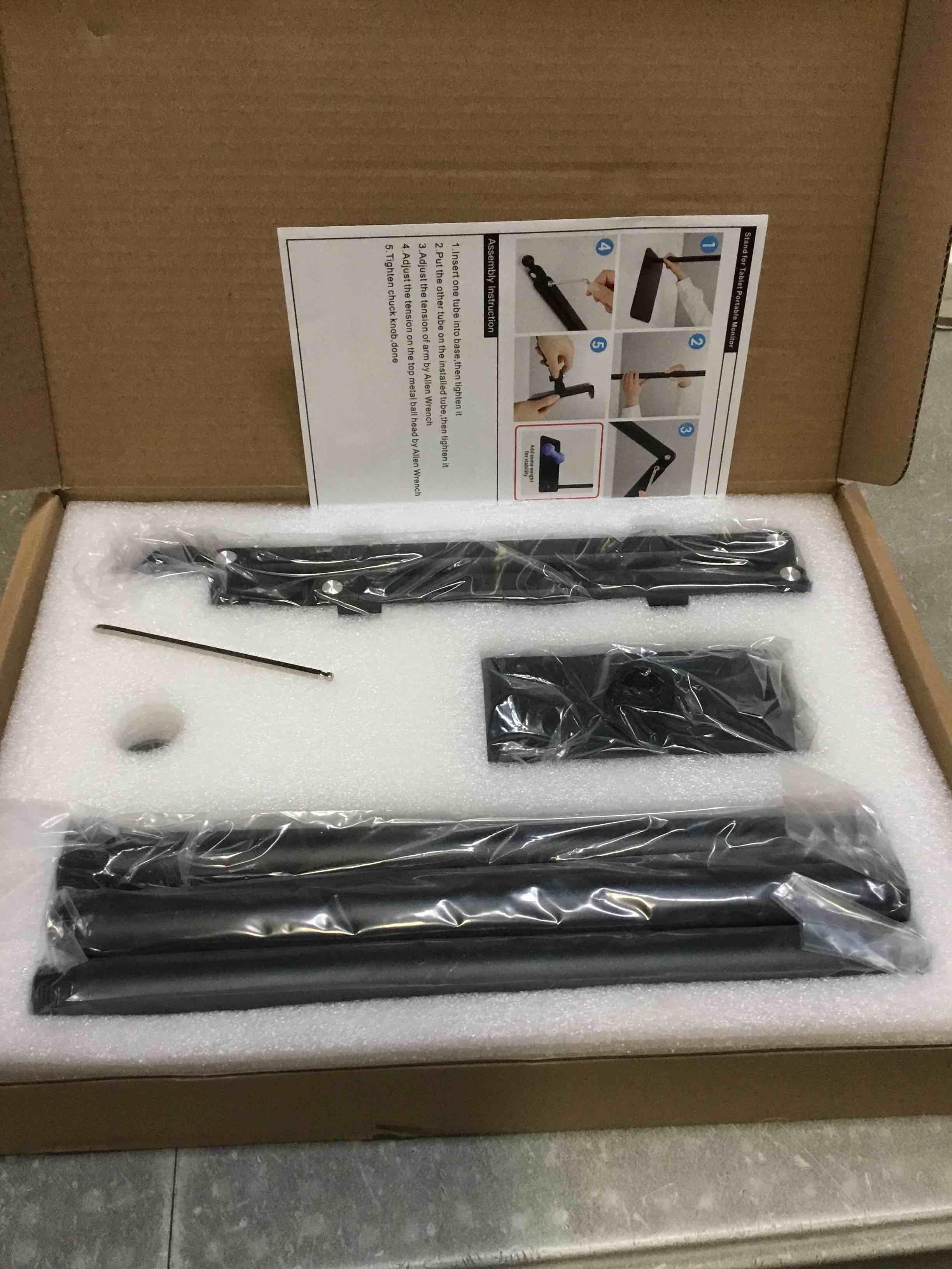 https://s3.amazonaws.com/lotting-images-prod/bidfta/PNK1847912_1739896710365.jpeg