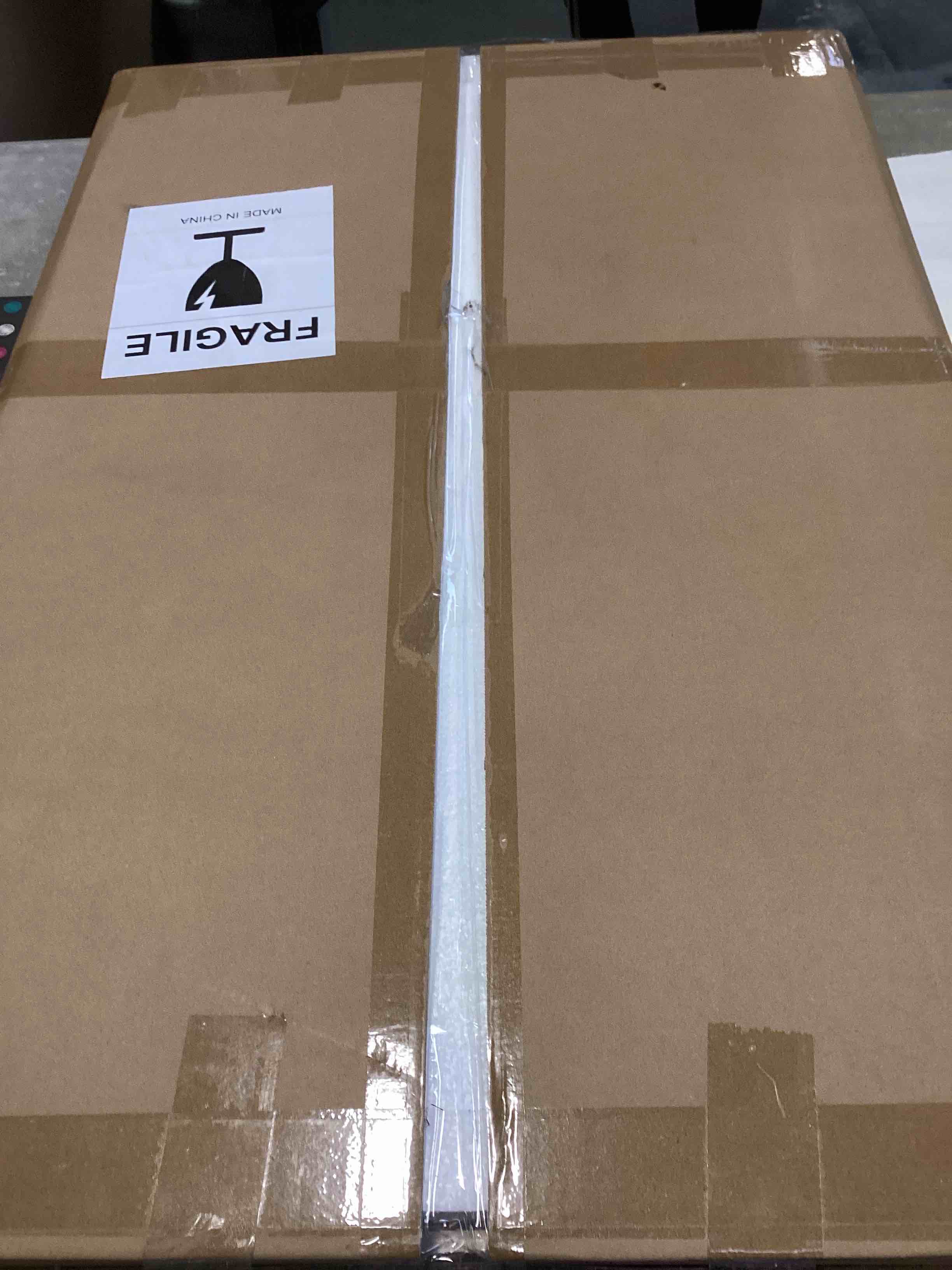 https://s3.amazonaws.com/lotting-images-prod/bidfta/PNK1849006_1738243124394.jpeg