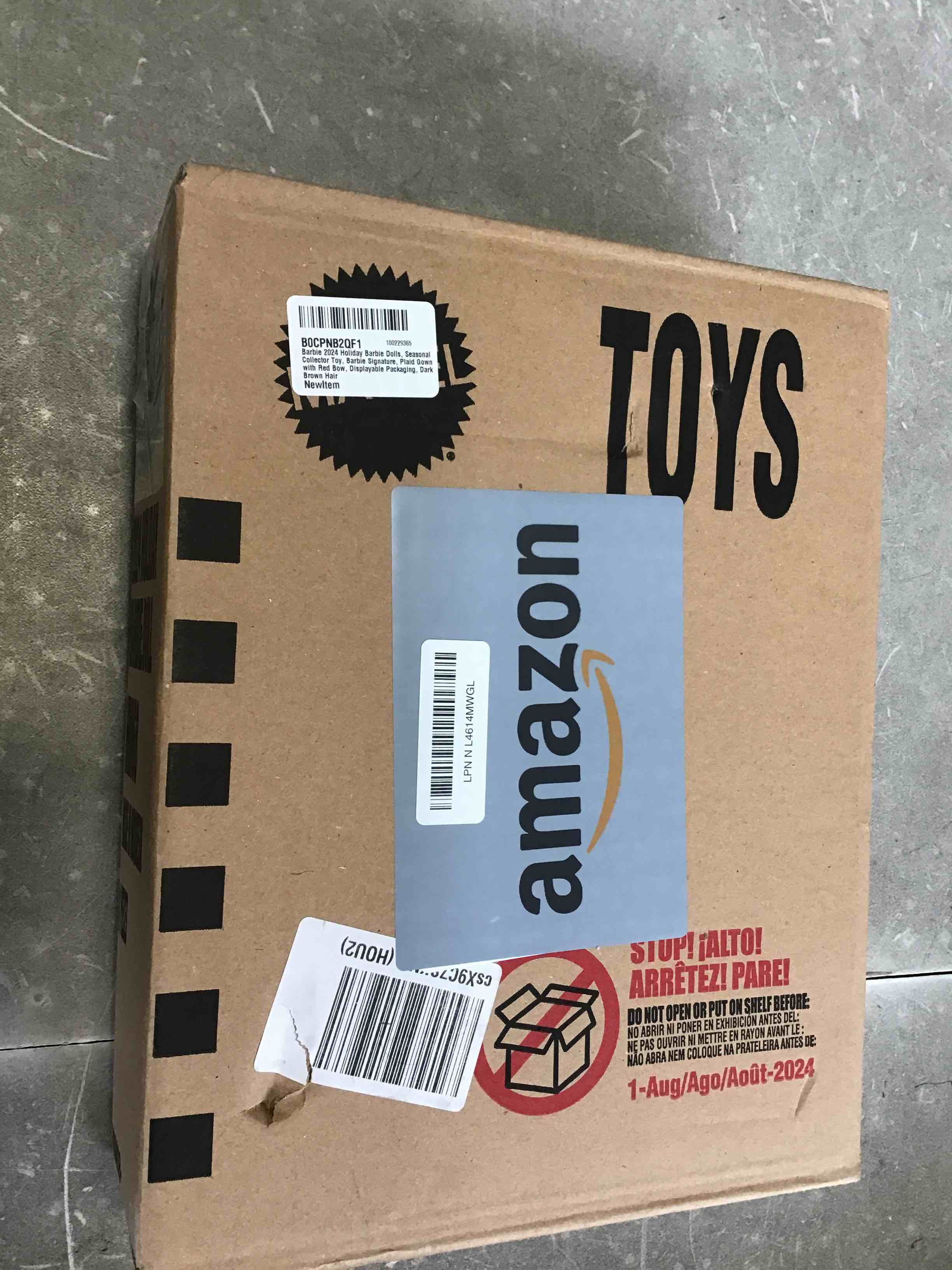 https://s3.amazonaws.com/lotting-images-prod/bidfta/PNK1849650_1738688216261.jpeg