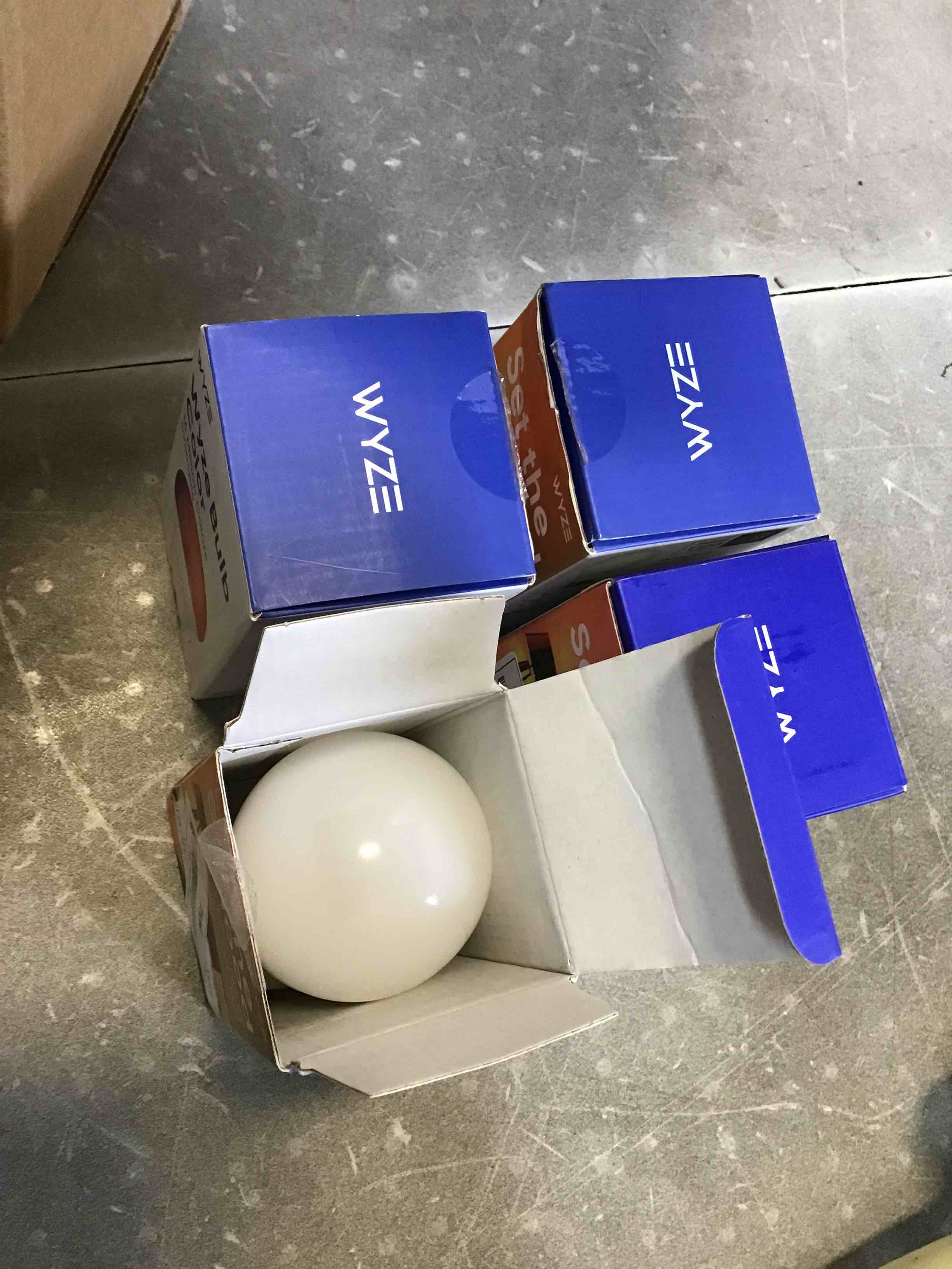 https://s3.amazonaws.com/lotting-images-prod/bidfta/PNK1850175_1738867382103.jpeg