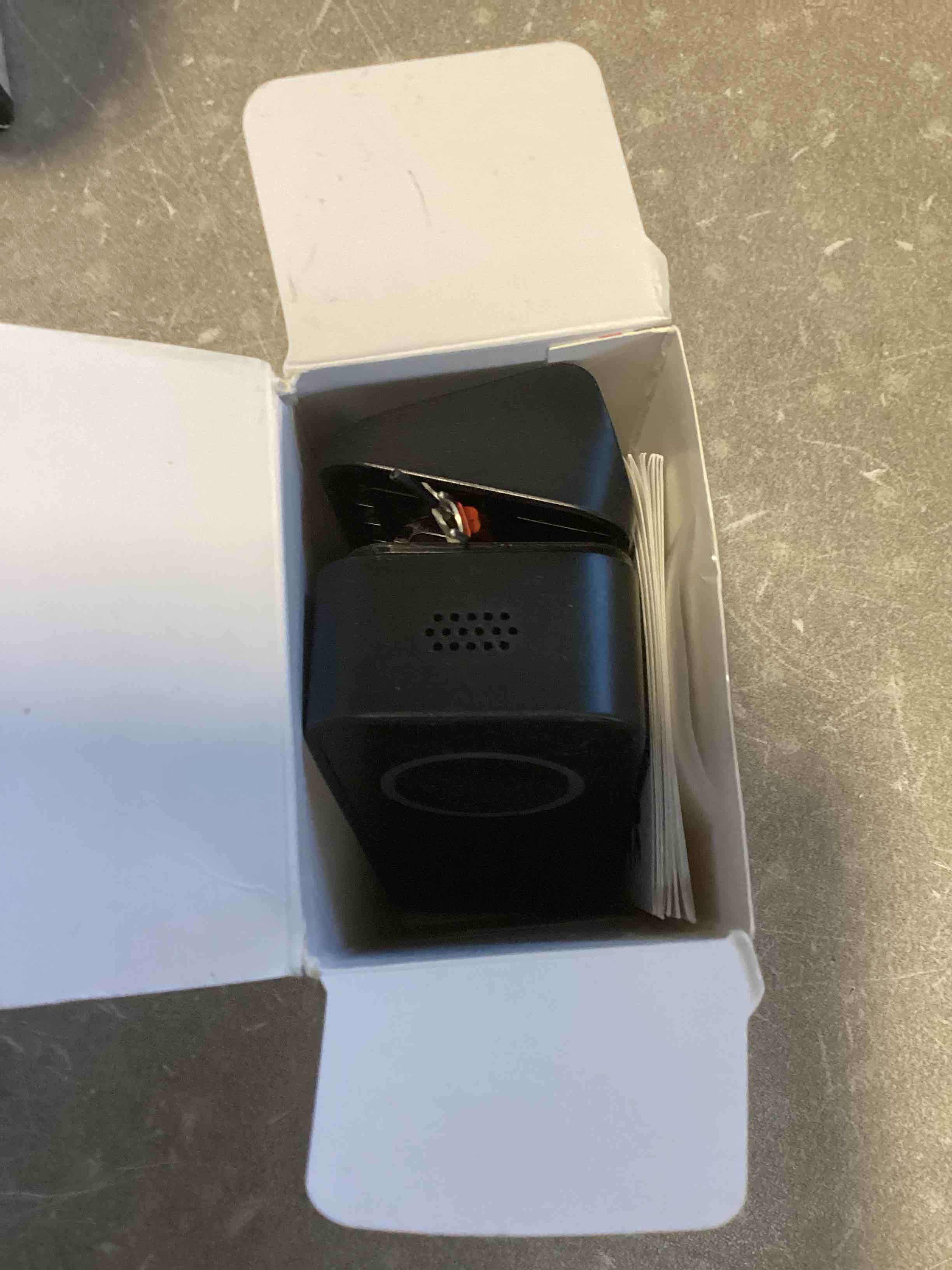 https://s3.amazonaws.com/lotting-images-prod/bidfta/PNK1850326_1739194513027.jpeg