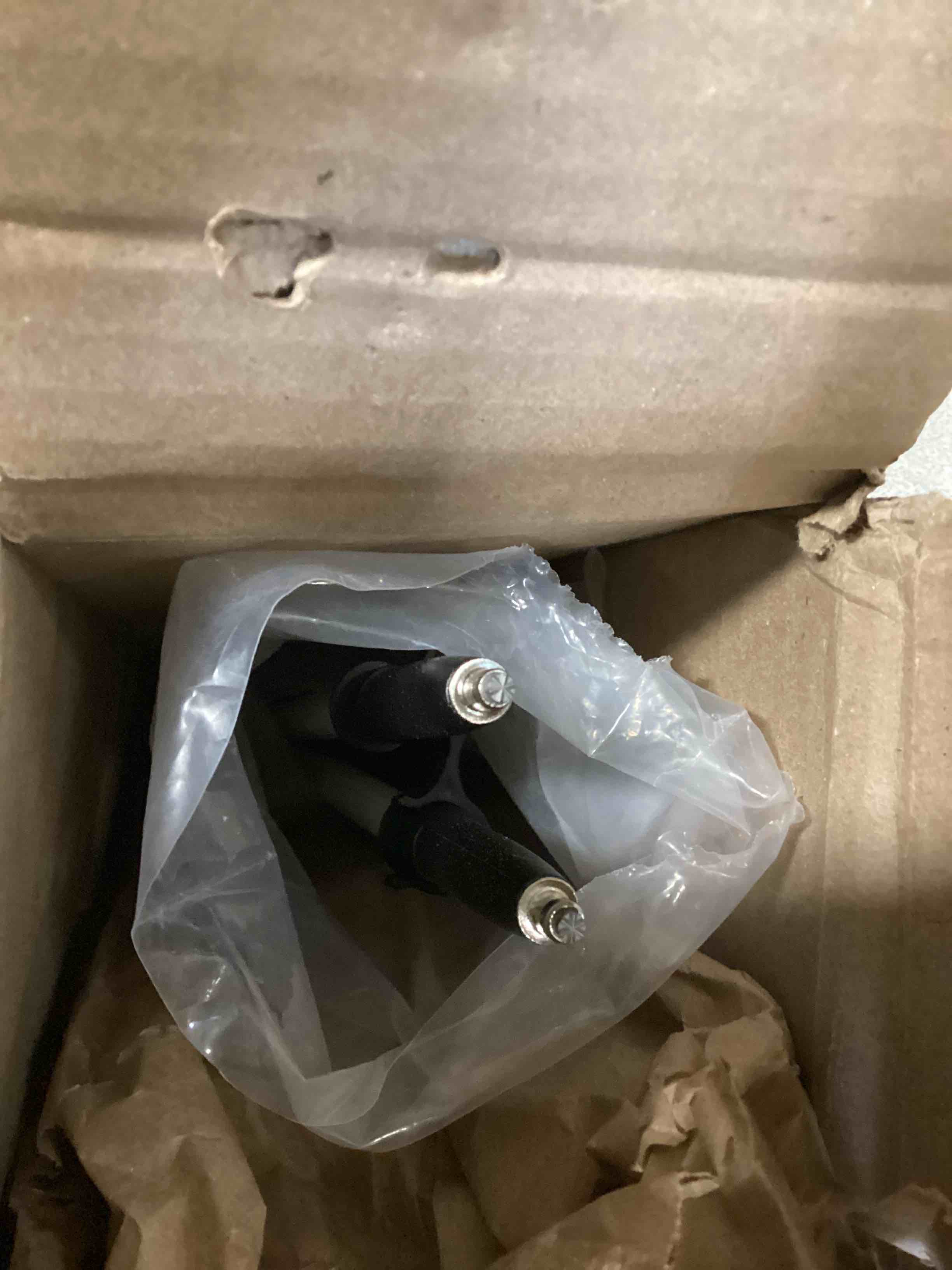 https://s3.amazonaws.com/lotting-images-prod/bidfta/PNK1851112_1739560515305.jpeg