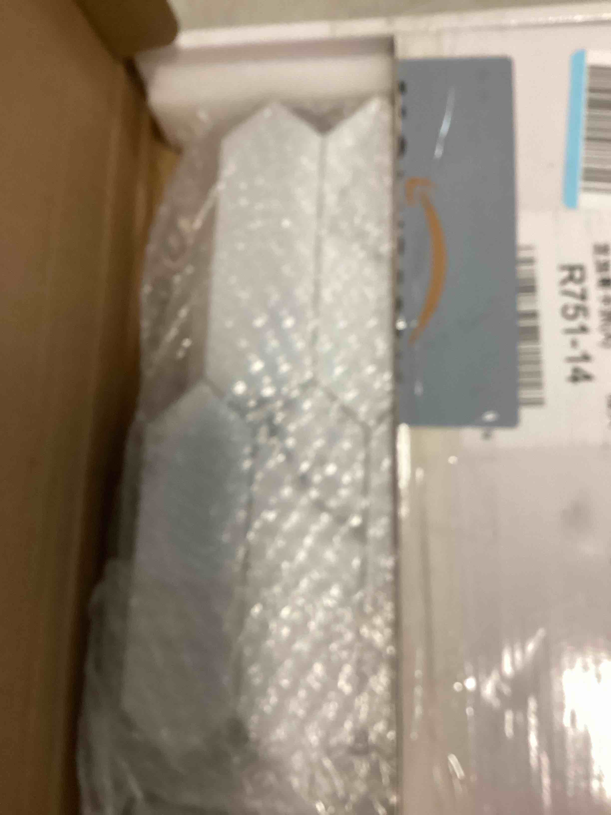https://s3.amazonaws.com/lotting-images-prod/bidfta/PNK1851408_1739975400846.jpeg