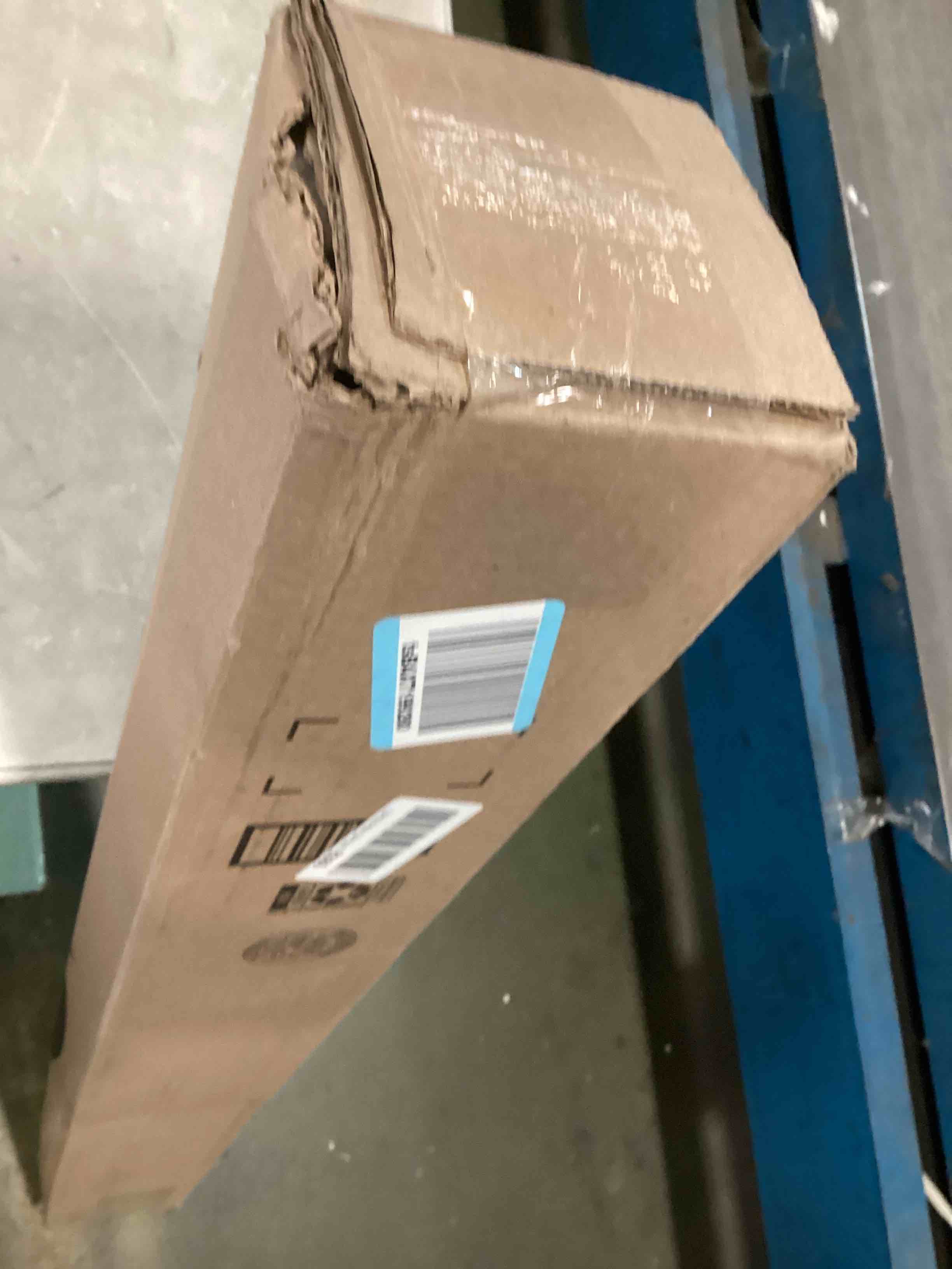 https://s3.amazonaws.com/lotting-images-prod/bidfta/PNK1851560_1739997069932.jpeg