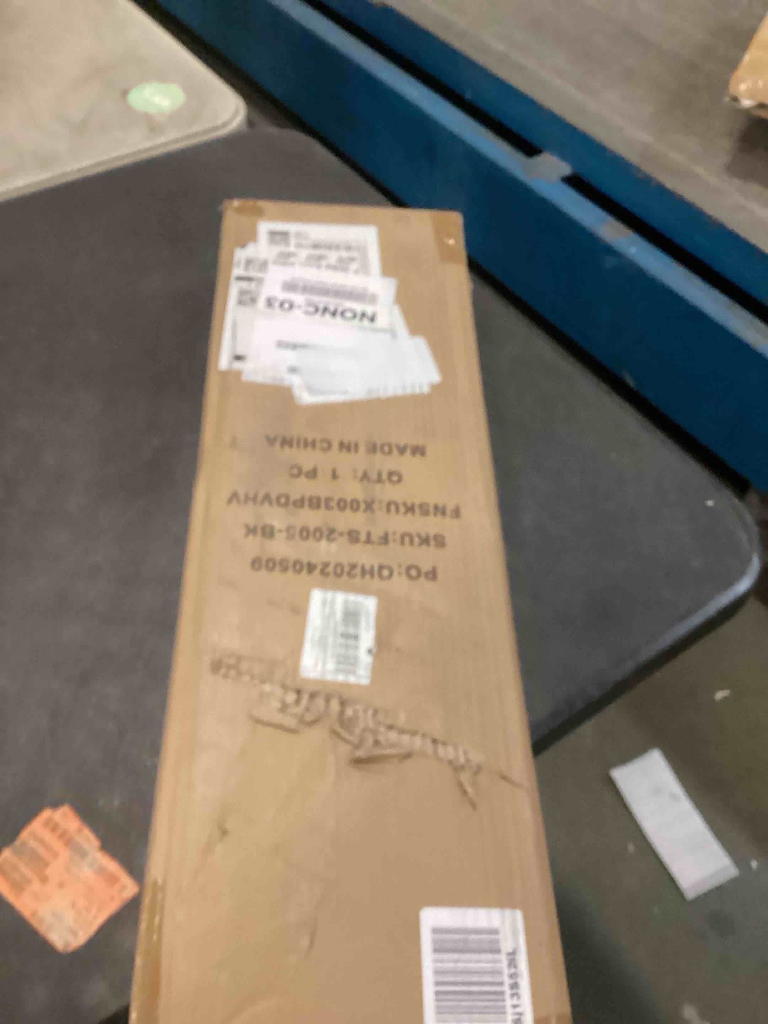 https://s3.amazonaws.com/lotting-images-prod/bidfta/PNK1851840_1740149572768.jpeg