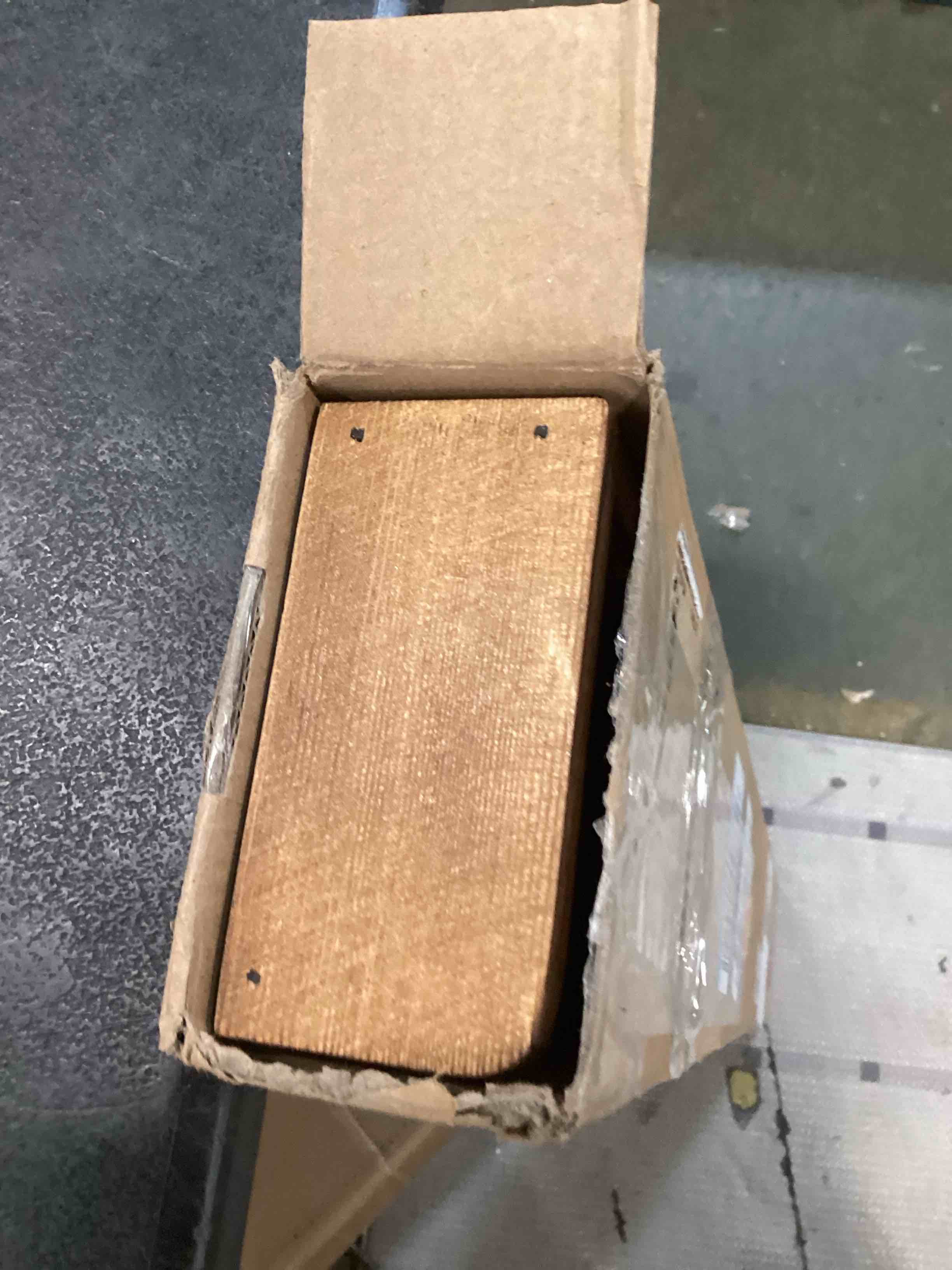 https://s3.amazonaws.com/lotting-images-prod/bidfta/PNK1851867_1740154534109.jpeg