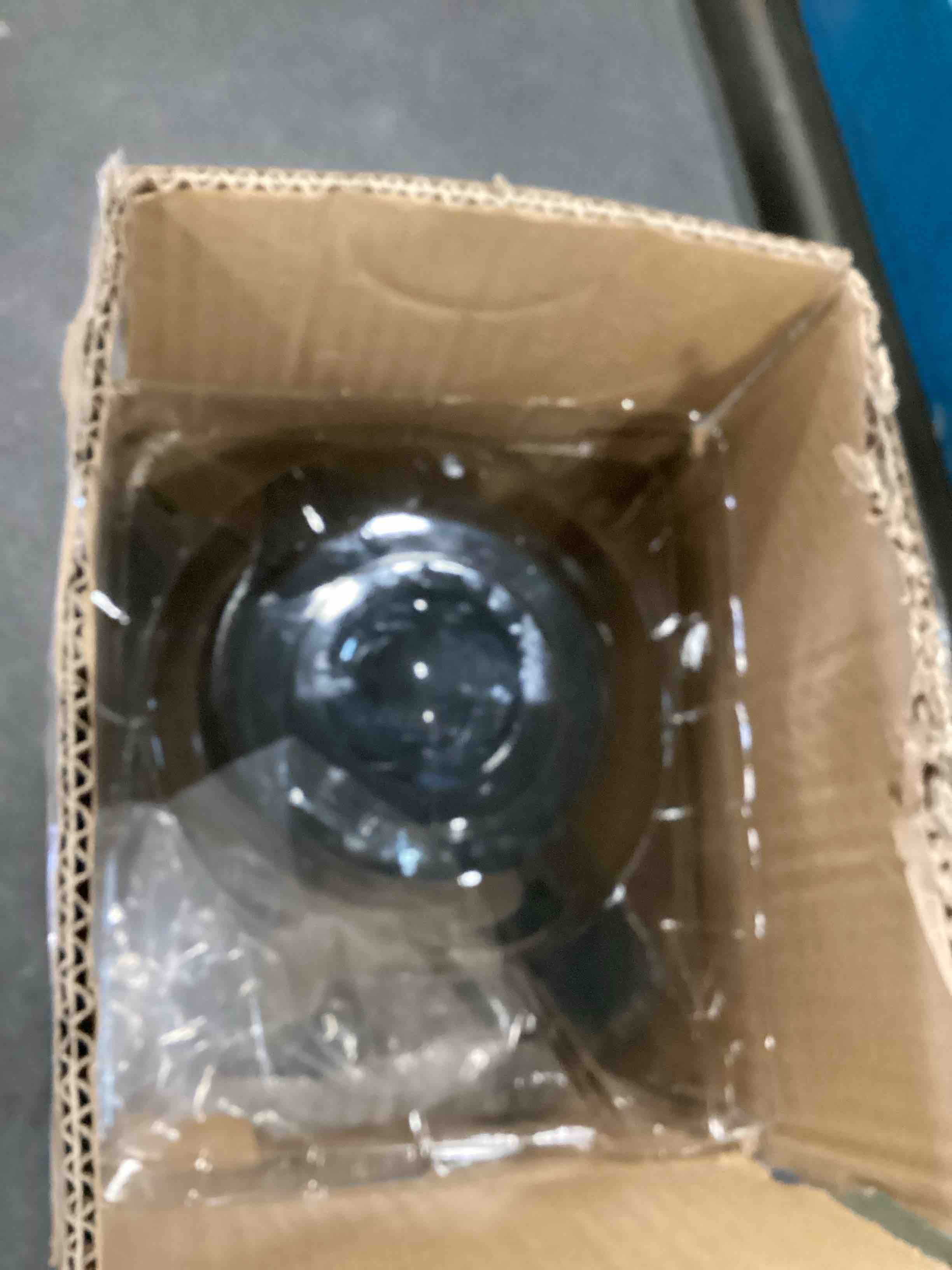 https://s3.amazonaws.com/lotting-images-prod/bidfta/PNK1851997_1740172713358.jpeg