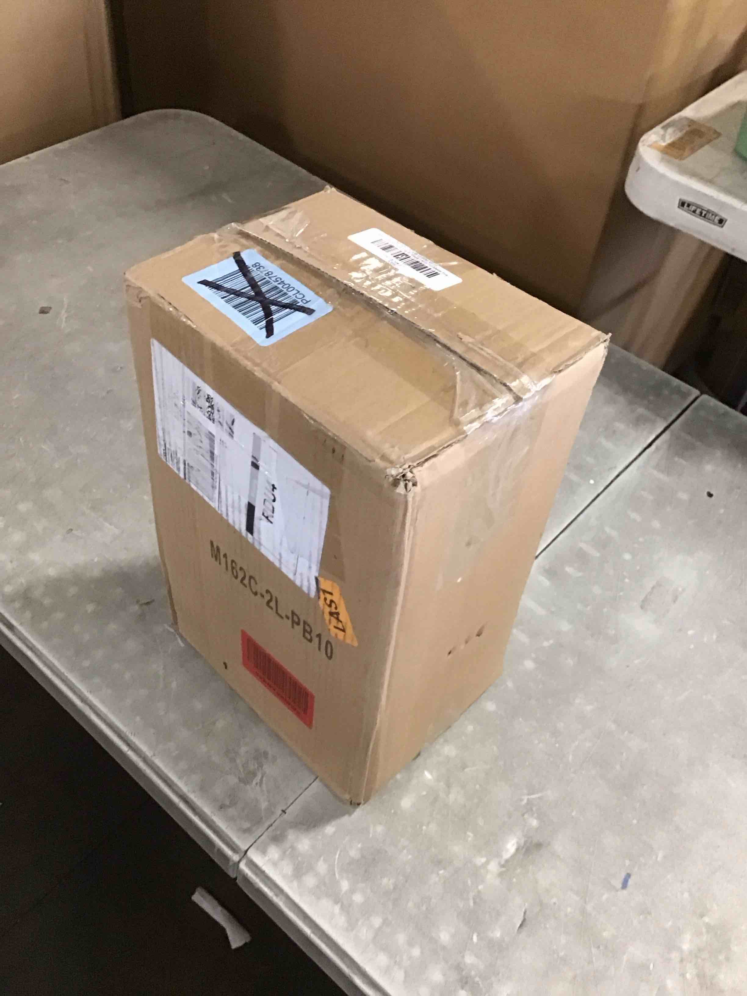 https://s3.amazonaws.com/lotting-images-prod/bidfta/PNK1855173_1738776941187.jpeg