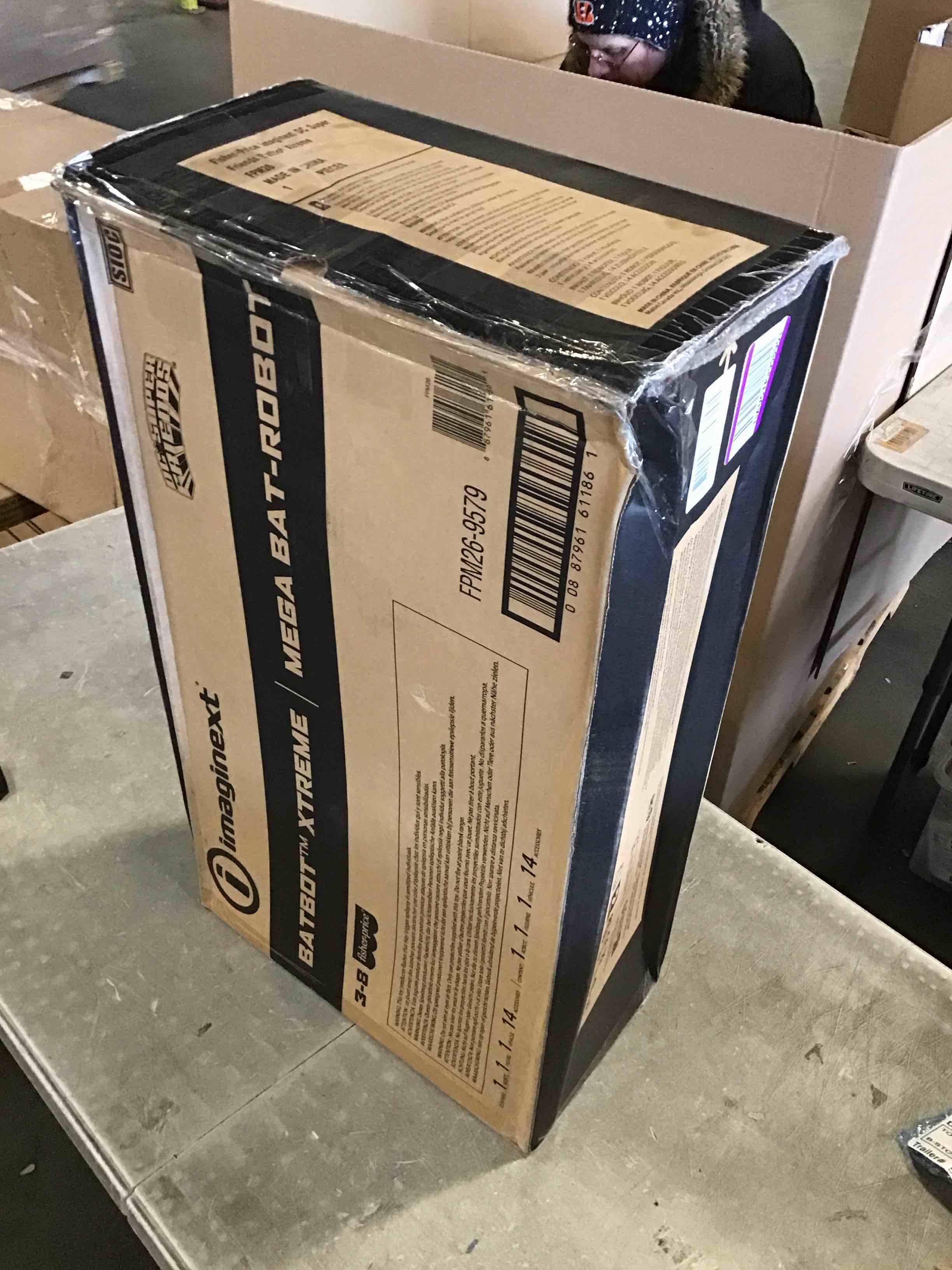 https://s3.amazonaws.com/lotting-images-prod/bidfta/PNK1855982_1739815407915.jpeg