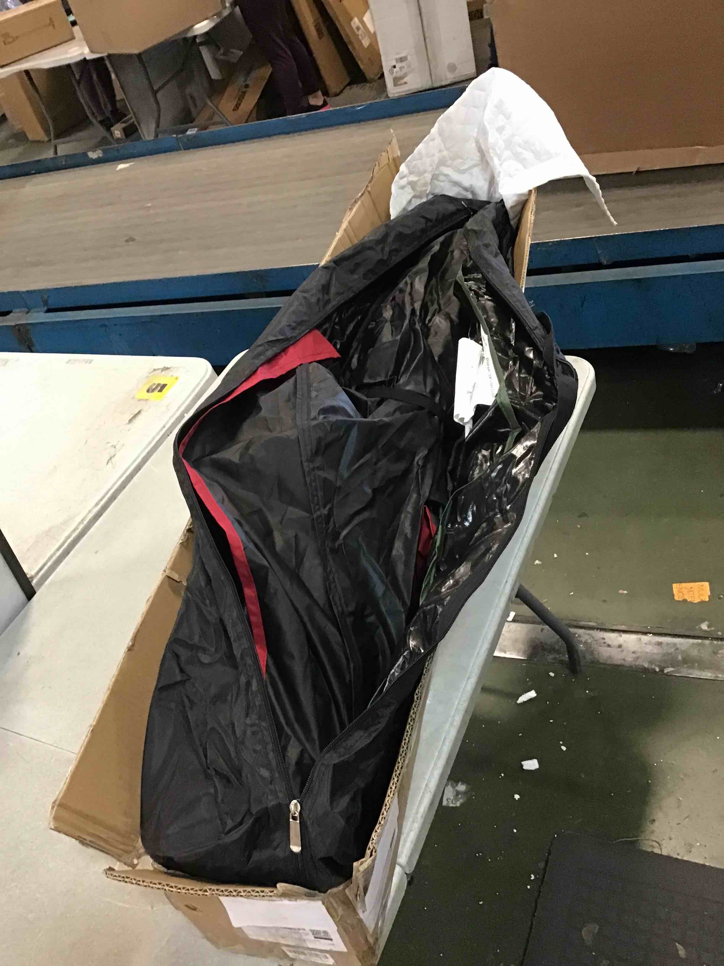 https://s3.amazonaws.com/lotting-images-prod/bidfta/PNK1856515_1740504934171.jpeg