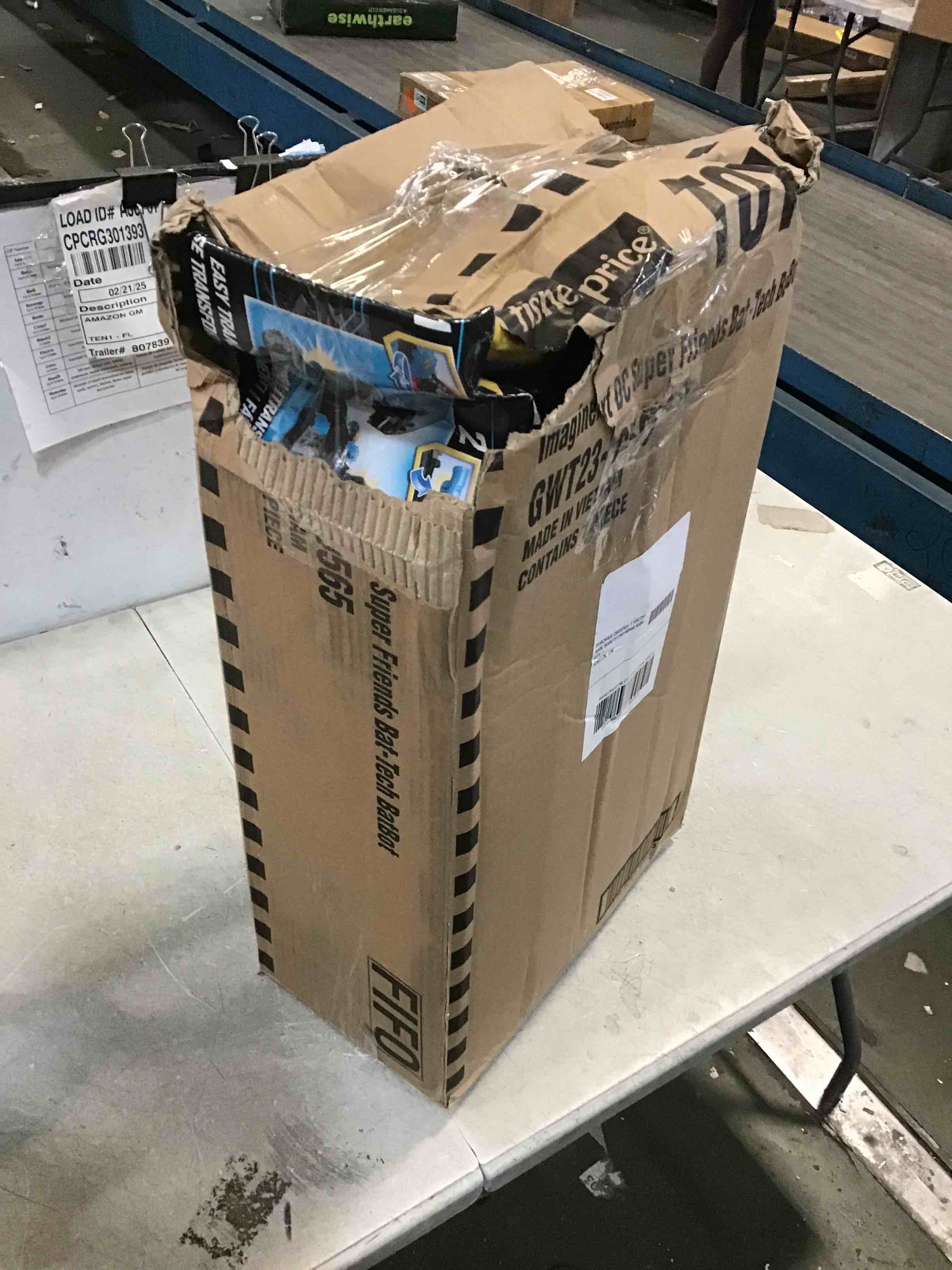 https://s3.amazonaws.com/lotting-images-prod/bidfta/PNK1856522_1740509037912.jpeg