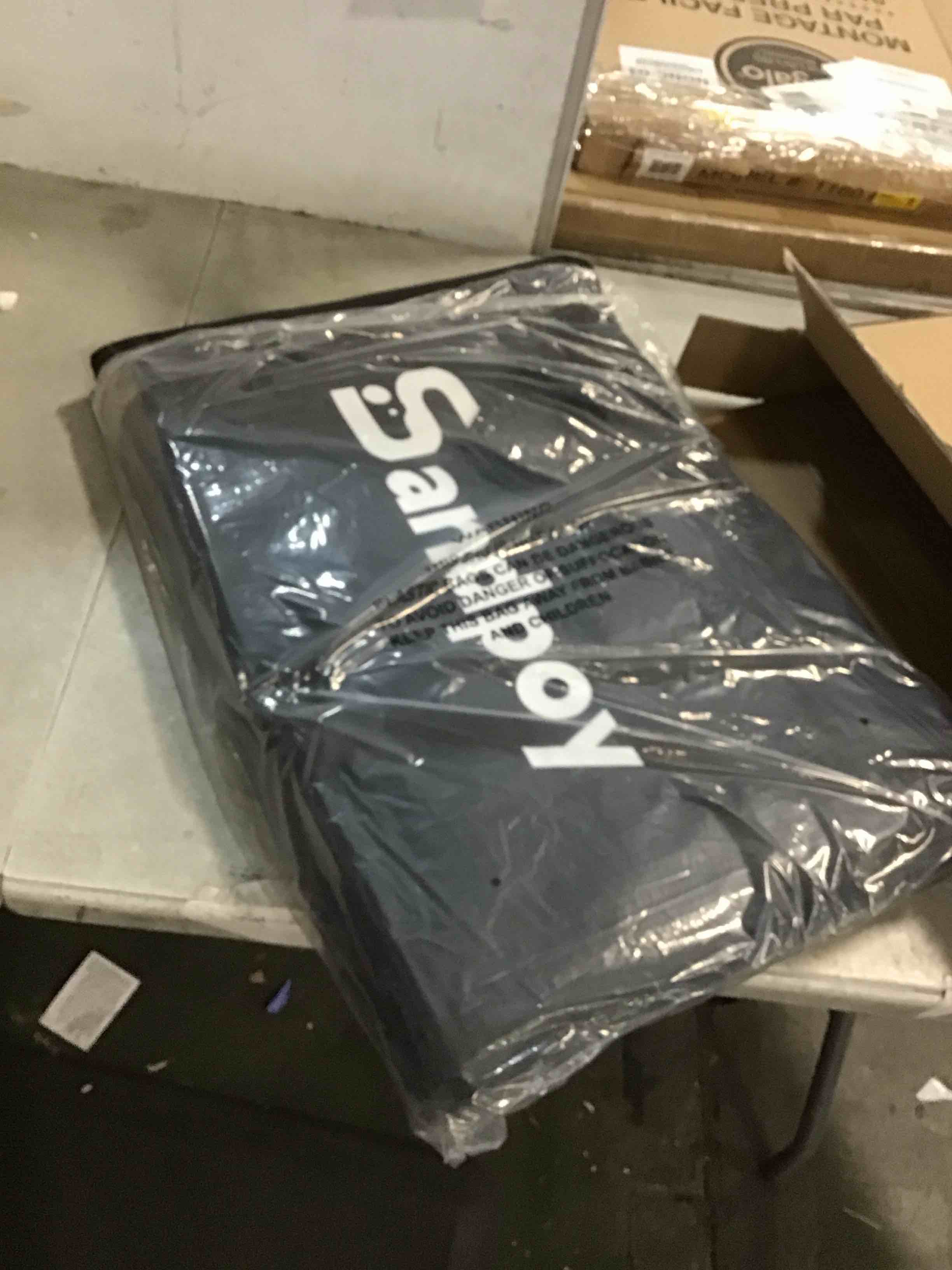https://s3.amazonaws.com/lotting-images-prod/bidfta/PNK1856752_1740688290663.jpeg