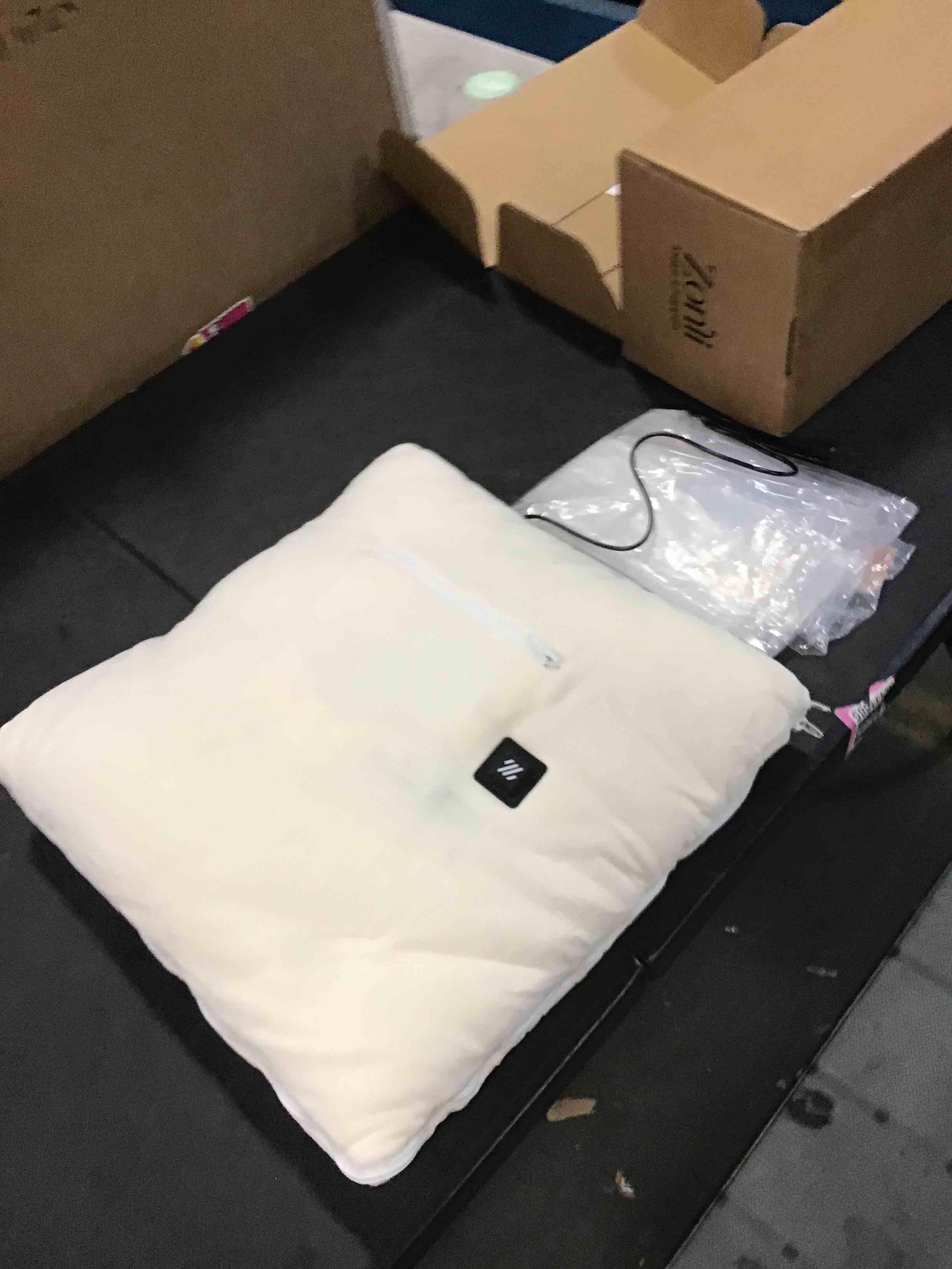 https://s3.amazonaws.com/lotting-images-prod/bidfta/PNK1856924_1741021890656.jpeg