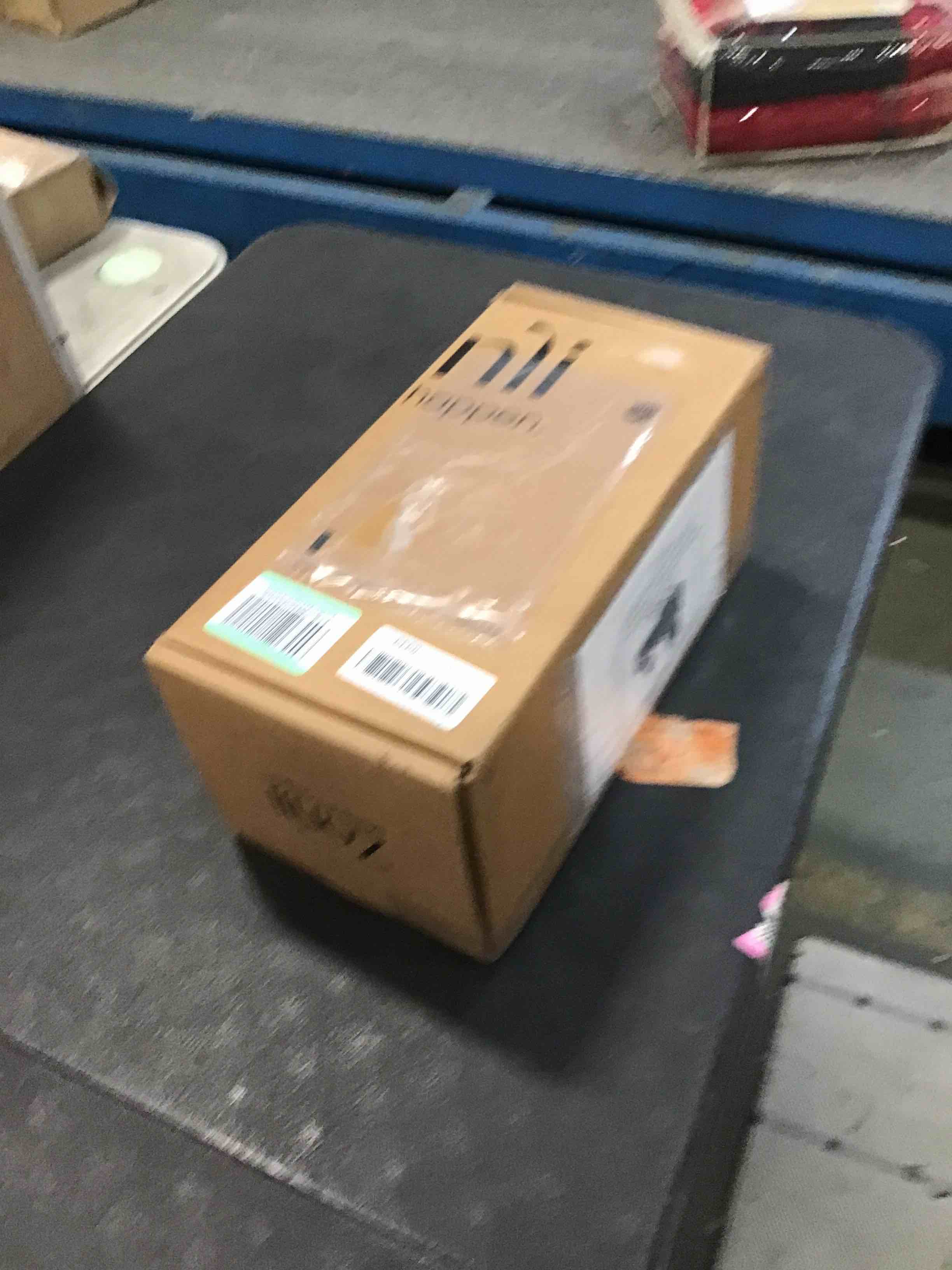 https://s3.amazonaws.com/lotting-images-prod/bidfta/PNK1856924_1741021934894.jpeg