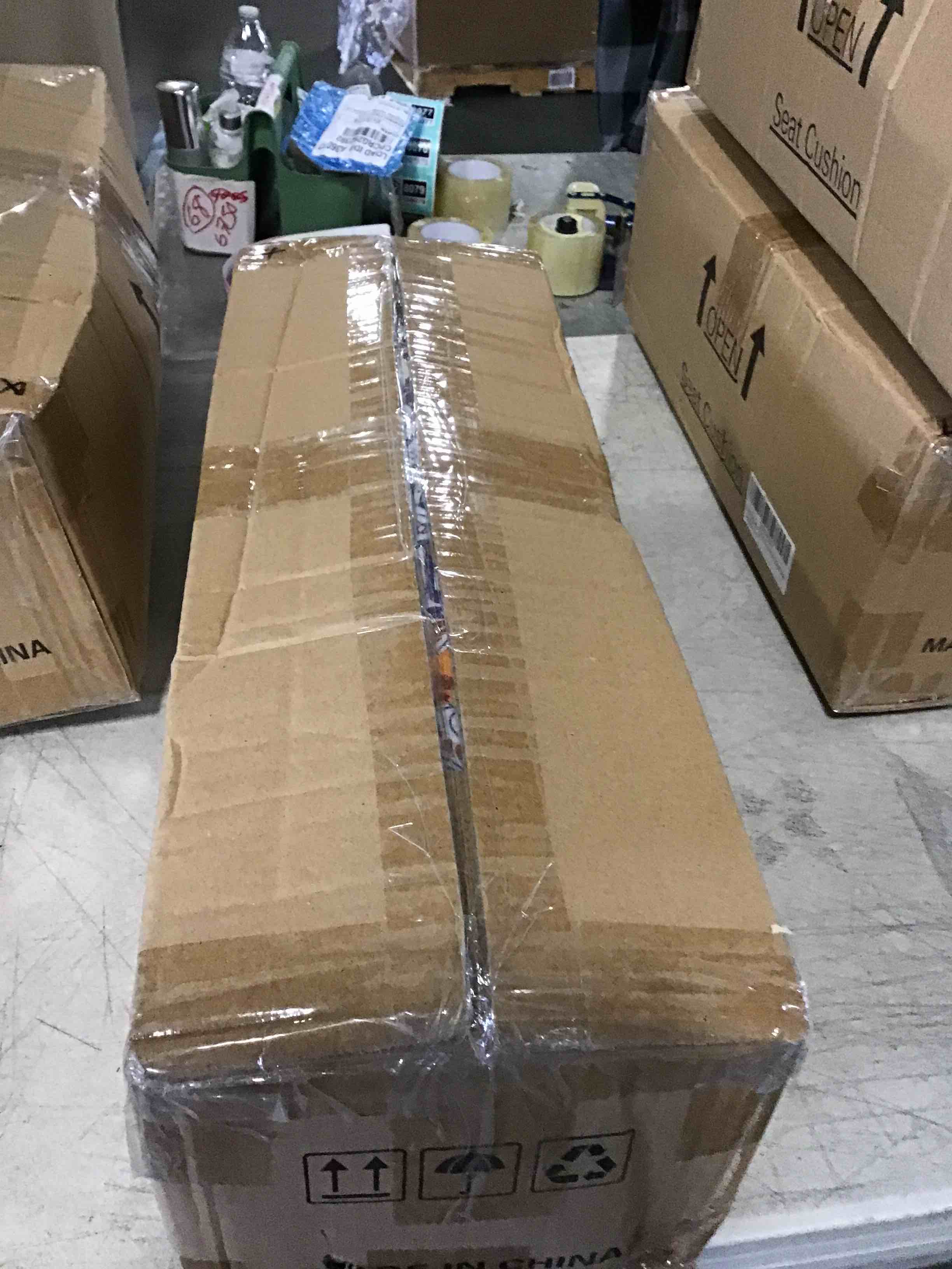 https://s3.amazonaws.com/lotting-images-prod/bidfta/PNK1858148_1738351516635.jpeg