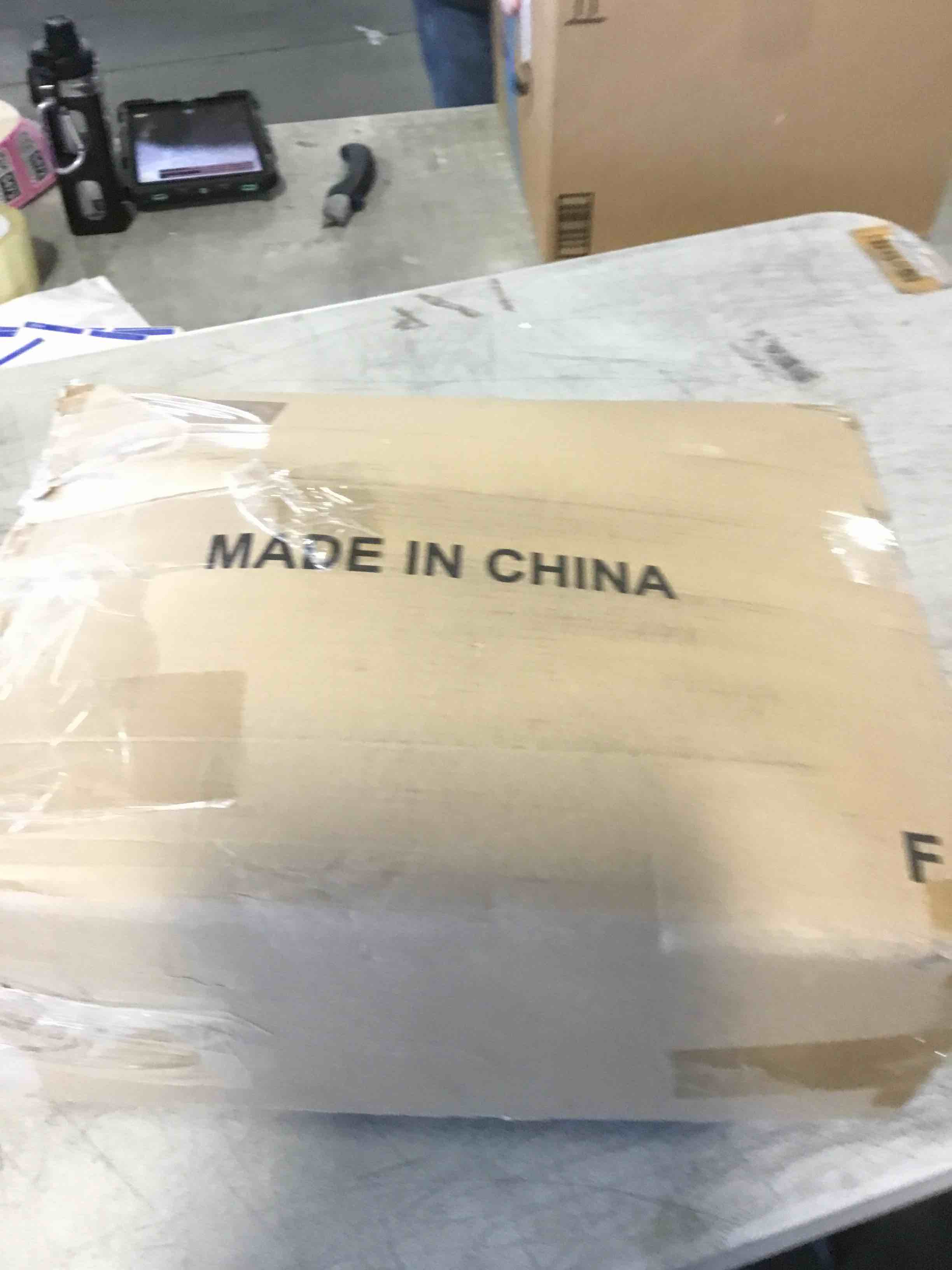 https://s3.amazonaws.com/lotting-images-prod/bidfta/PNK1858247_1738941825687.jpeg
