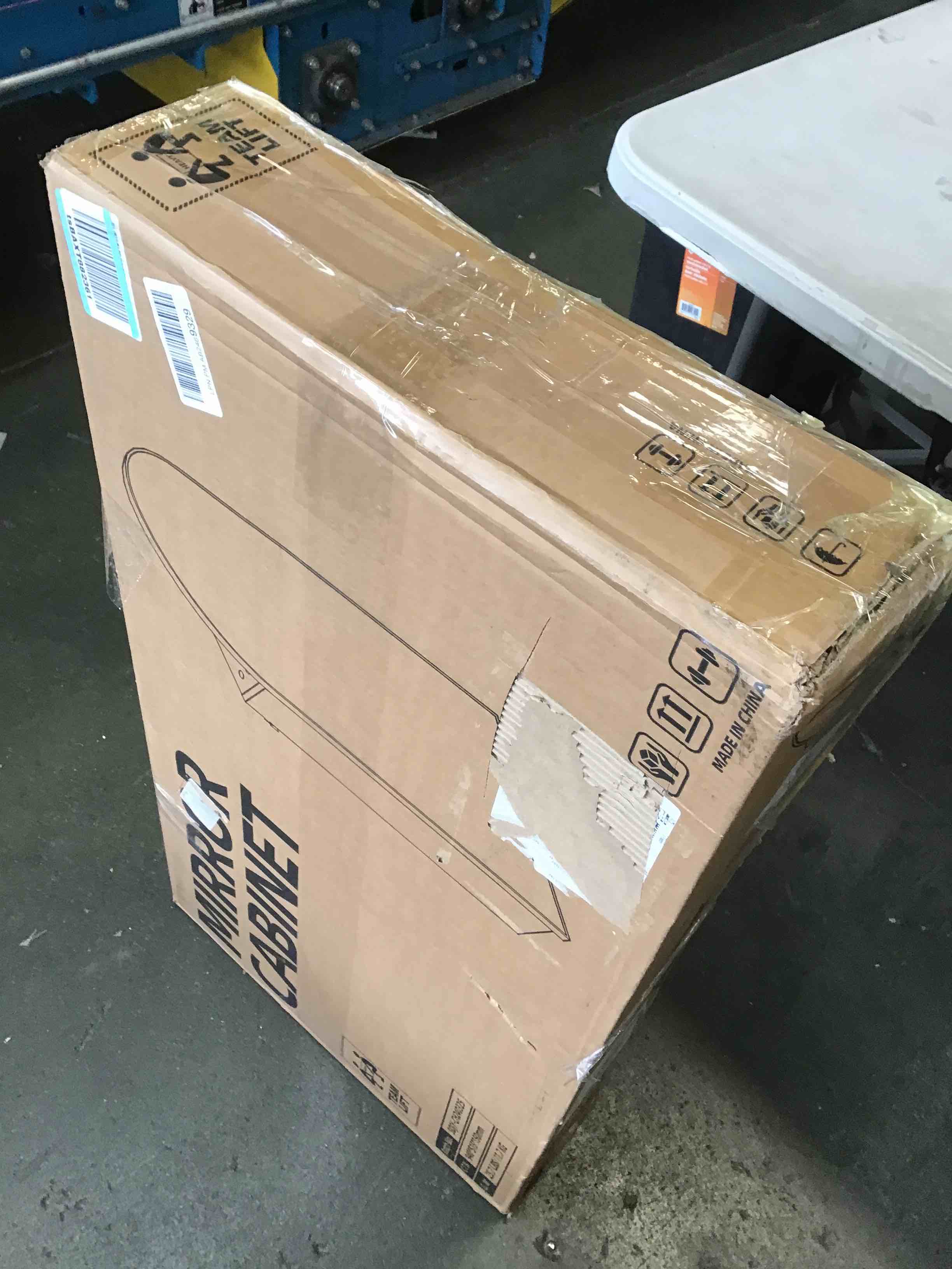 https://s3.amazonaws.com/lotting-images-prod/bidfta/PNK1859259_1740421688794.jpeg