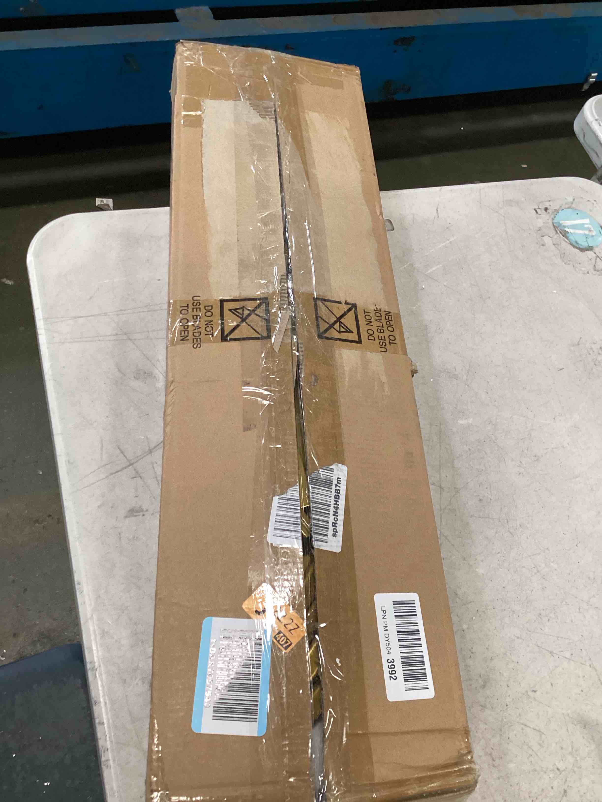 https://s3.amazonaws.com/lotting-images-prod/bidfta/PNK1860486_1749568218351.jpeg