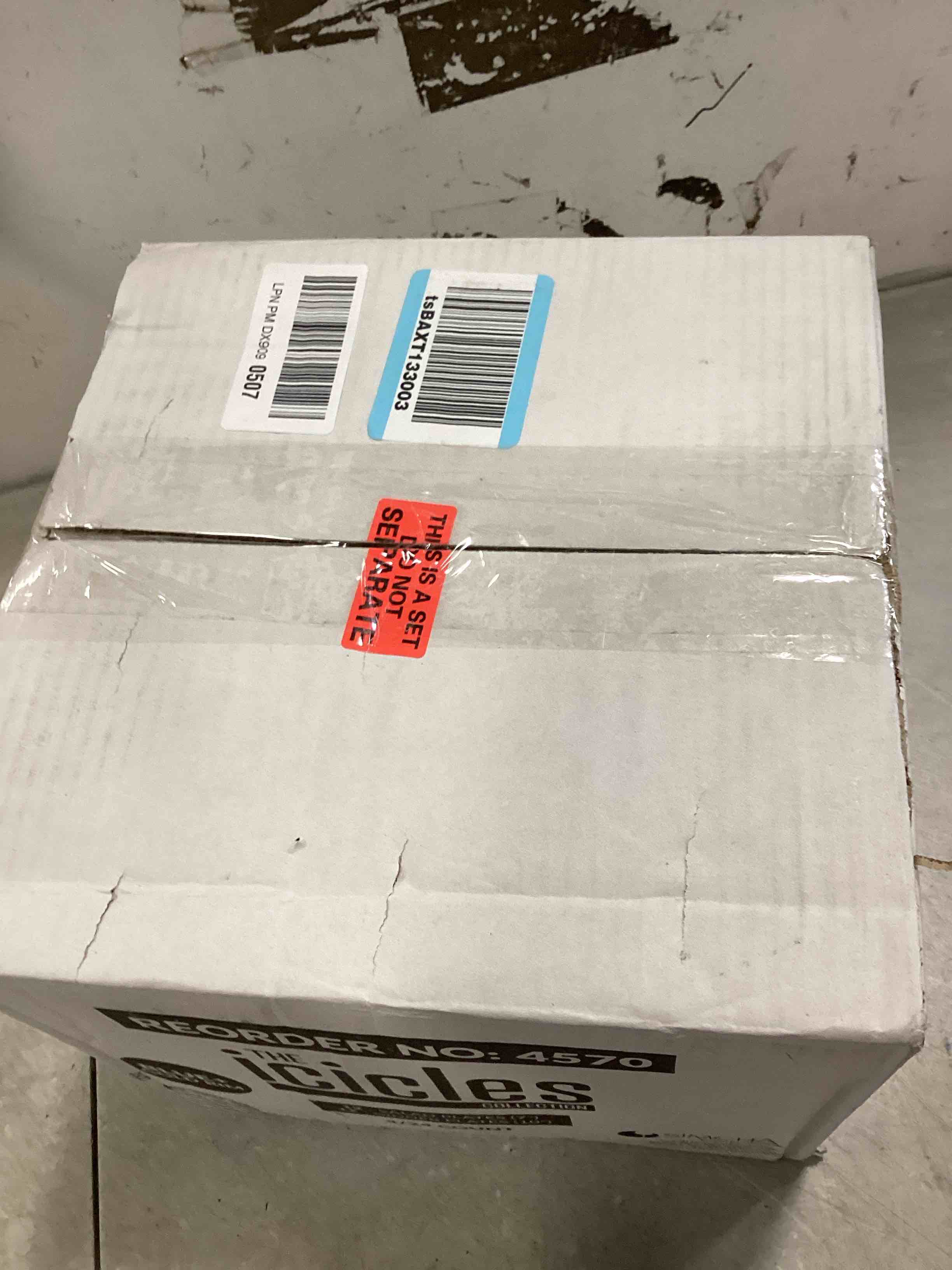 https://s3.amazonaws.com/lotting-images-prod/bidfta/PNK1860818_1749658456621.jpeg
