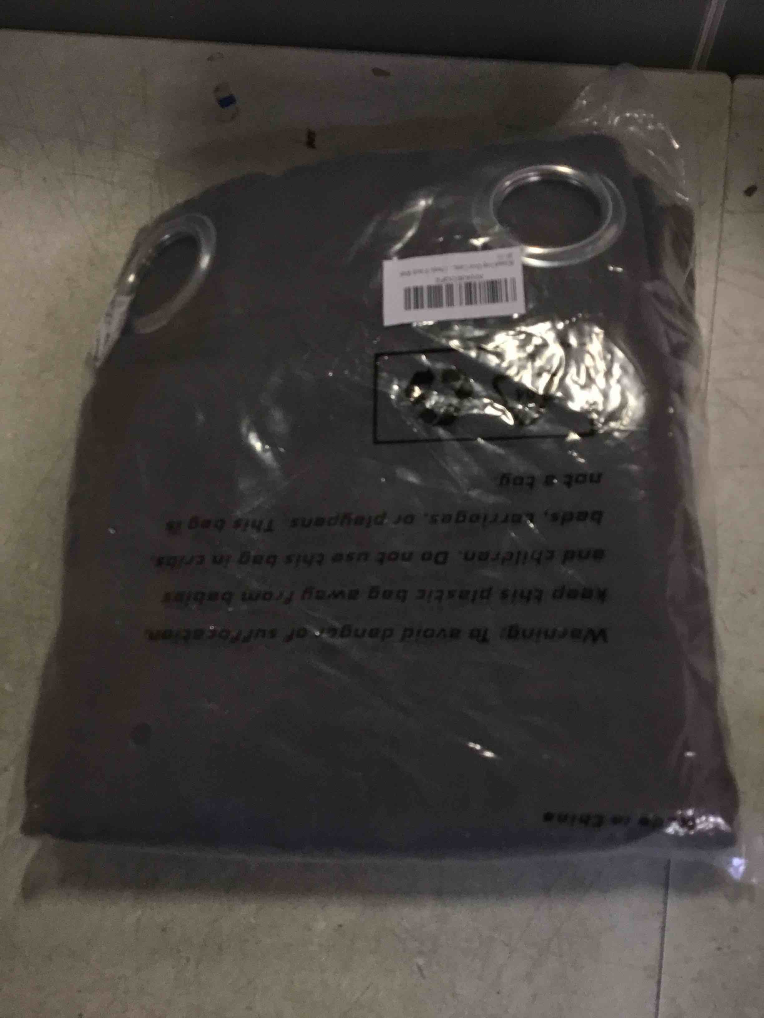 https://s3.amazonaws.com/lotting-images-prod/bidfta/PNK1861720_1745862030976.jpeg