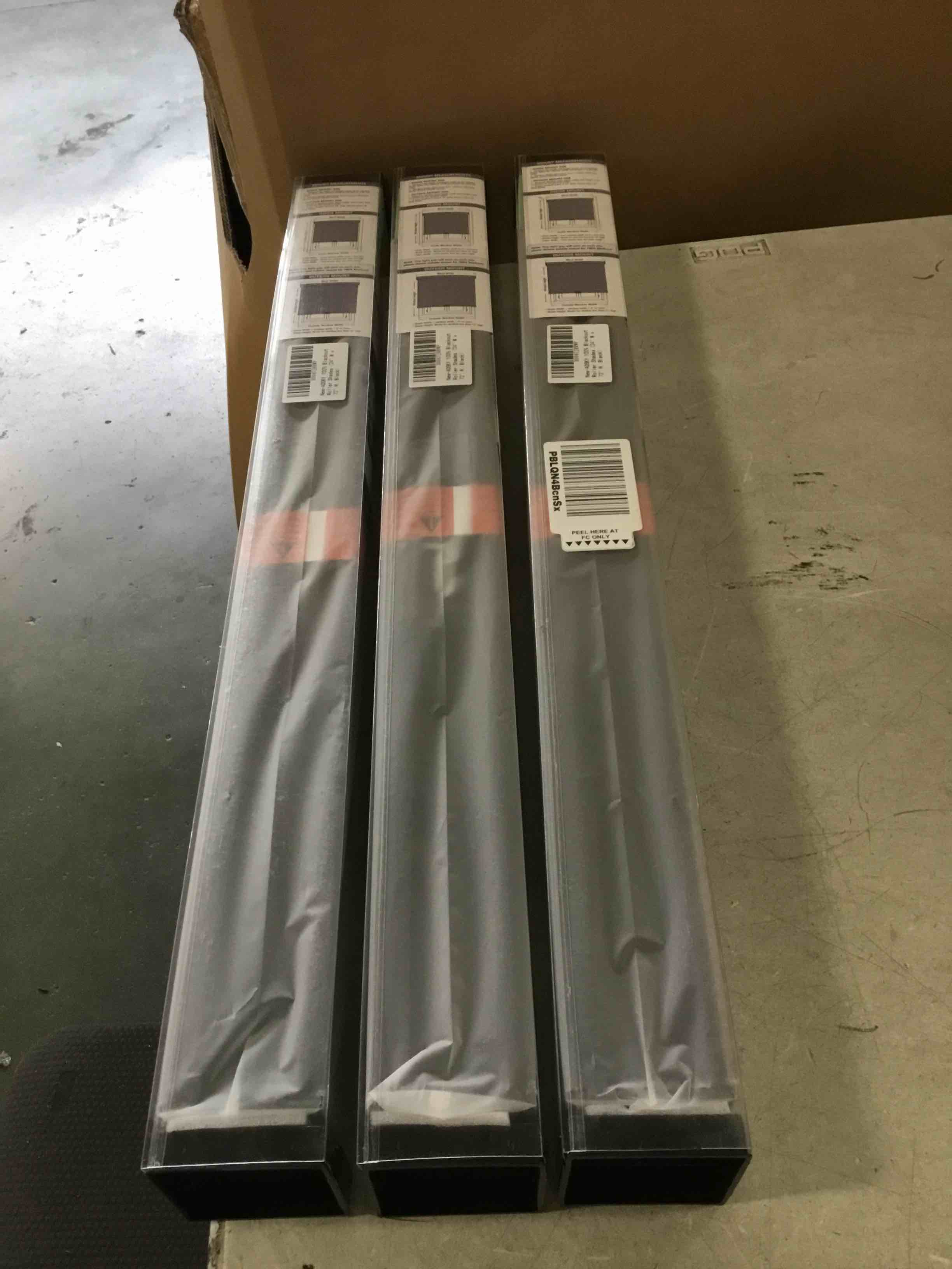 https://s3.amazonaws.com/lotting-images-prod/bidfta/PNK1863335_1747235830831.jpeg