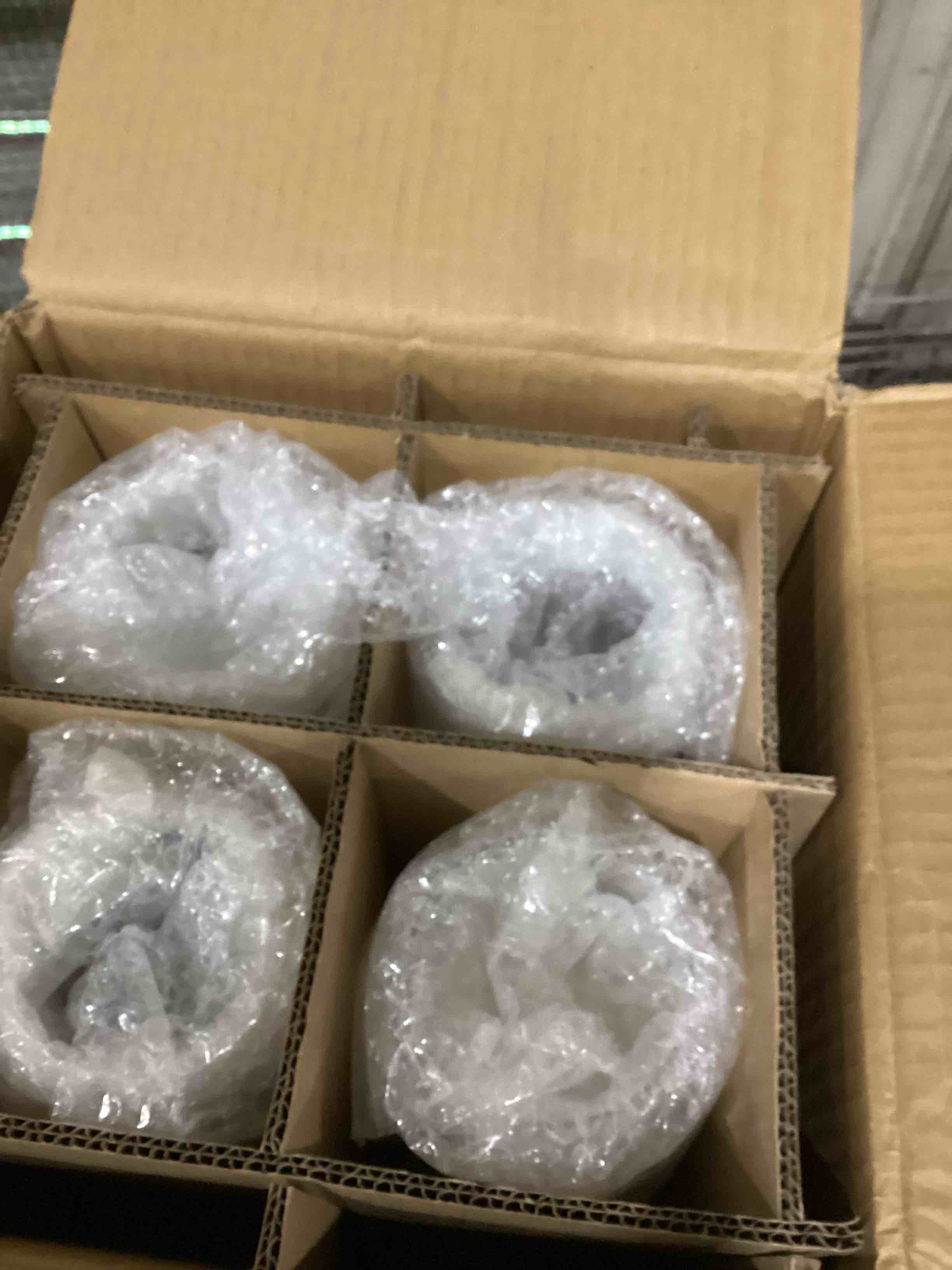 https://s3.amazonaws.com/lotting-images-prod/bidfta/PNK1865157_1748441622687.jpeg