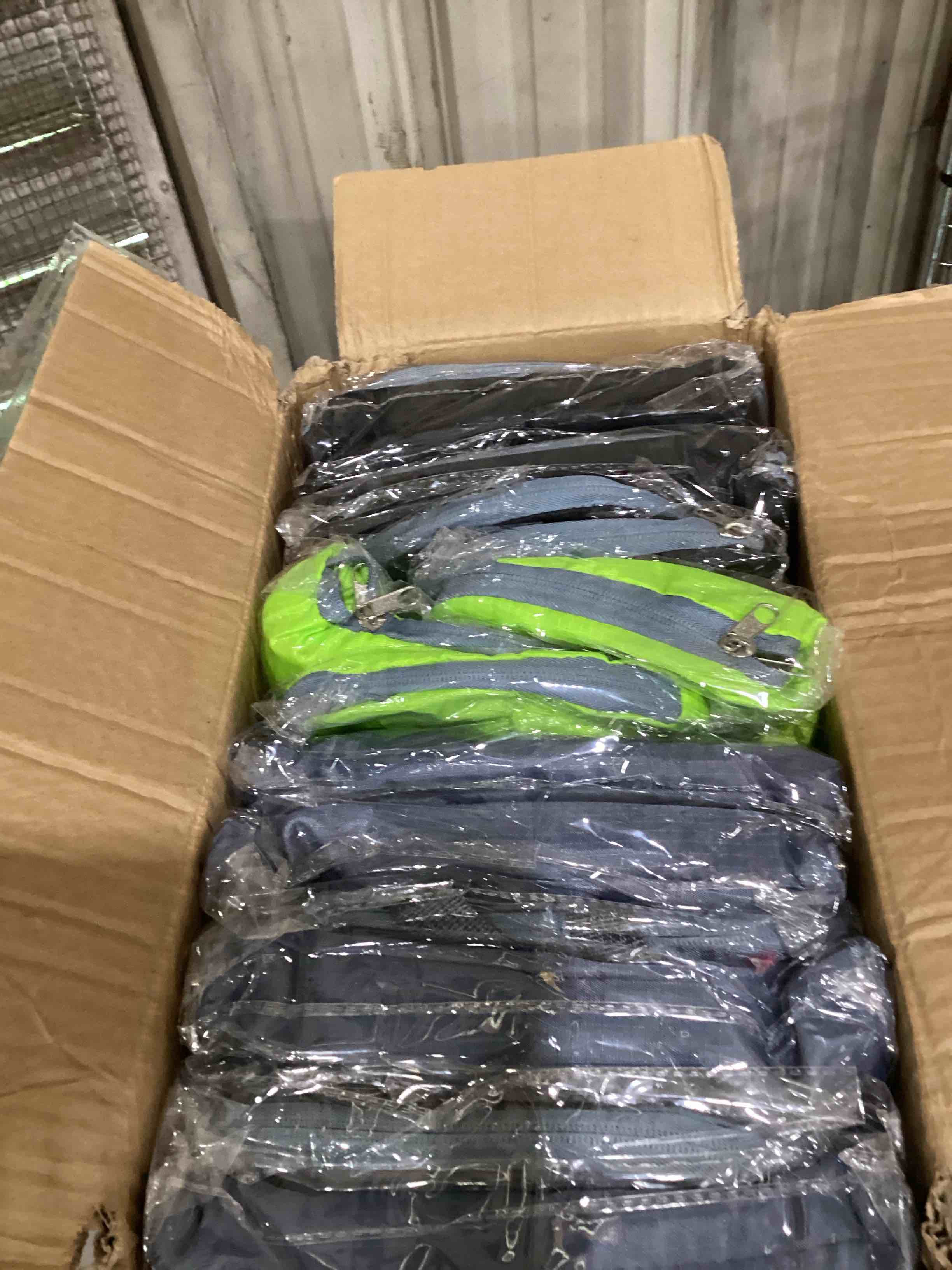 https://s3.amazonaws.com/lotting-images-prod/bidfta/PNK1865161_1748442781828.jpeg