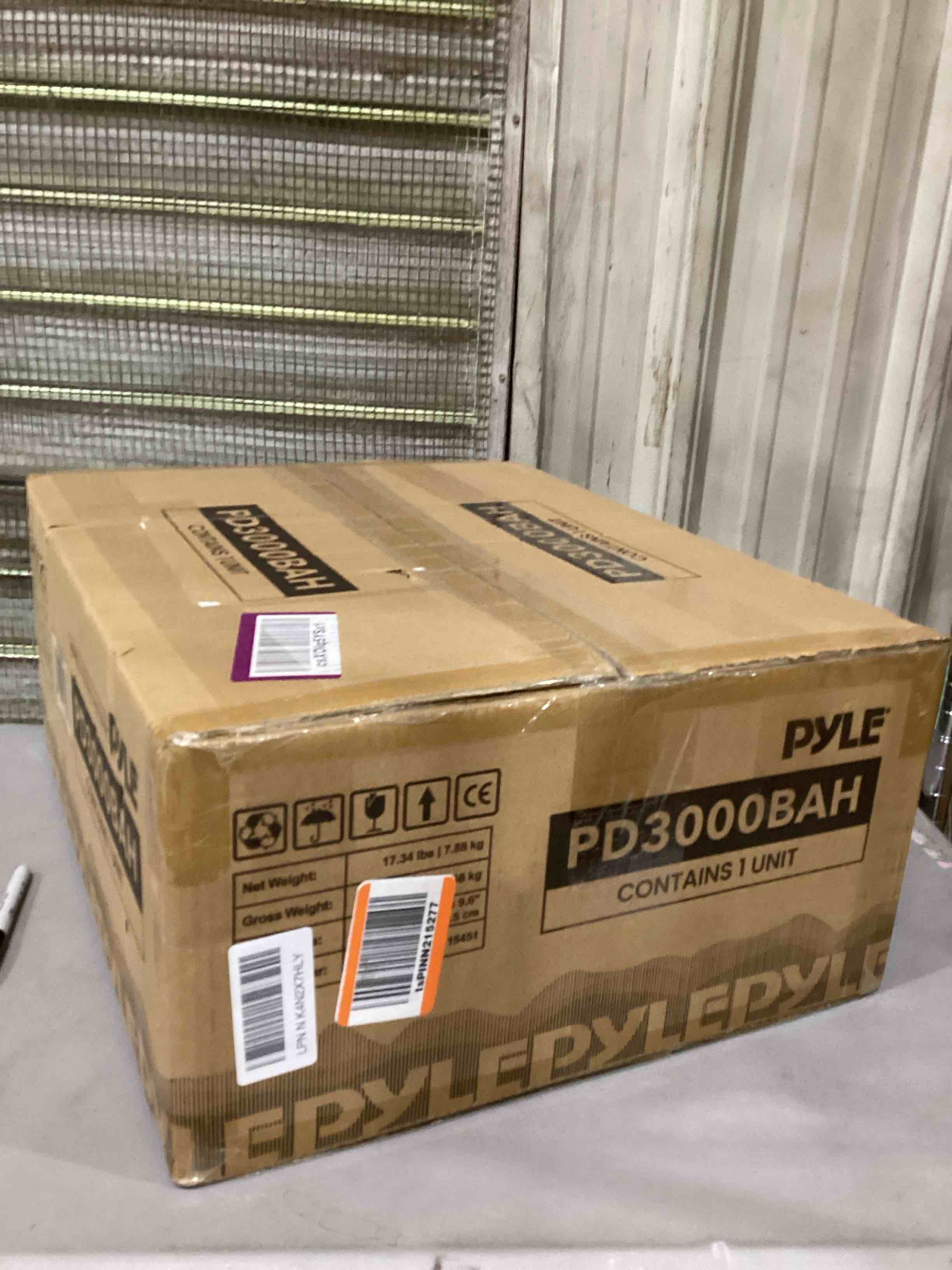 https://s3.amazonaws.com/lotting-images-prod/bidfta/PNK1865186_1748453514222.jpeg