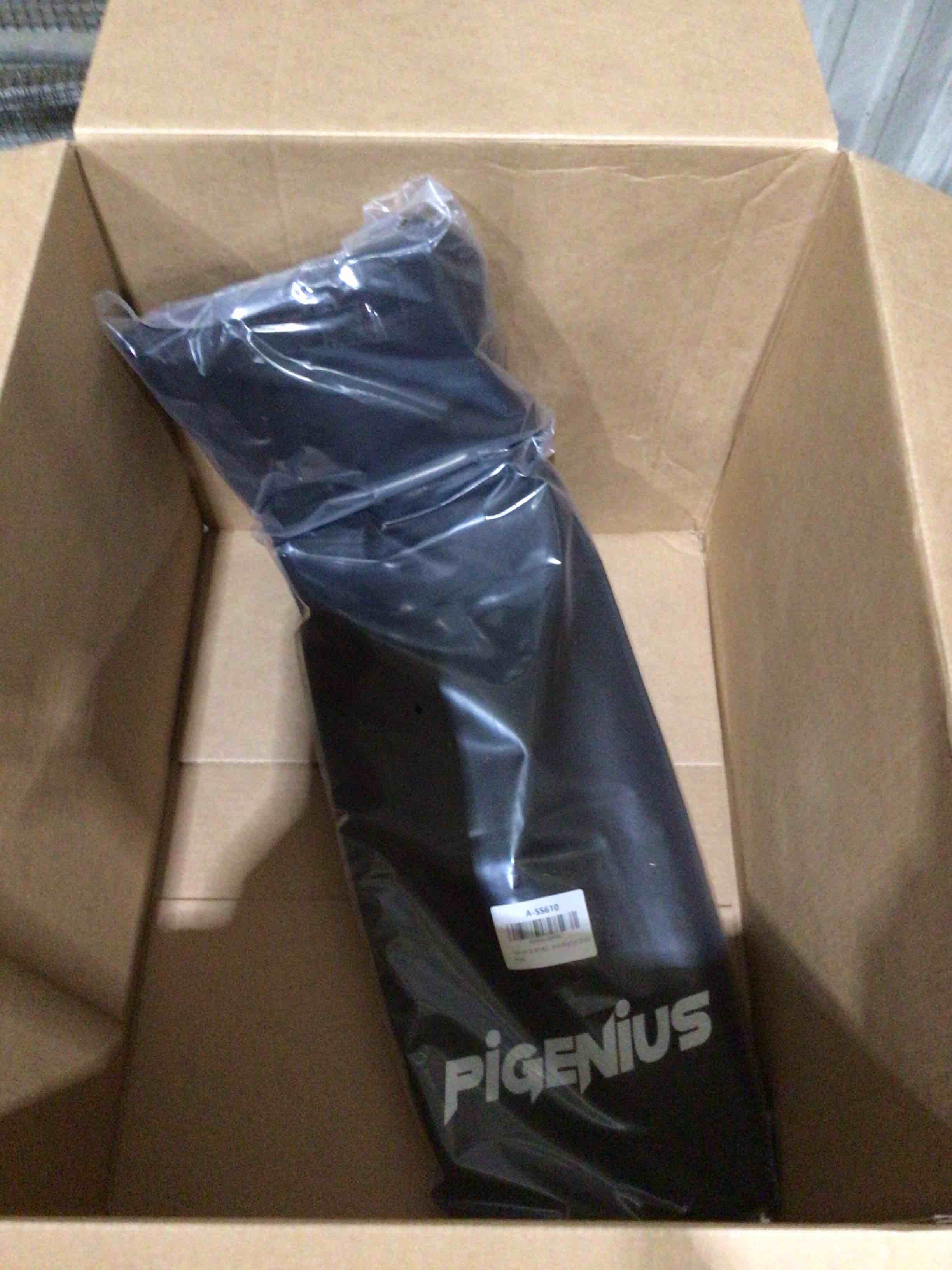https://s3.amazonaws.com/lotting-images-prod/bidfta/PNK1865747_1749648327718.jpeg