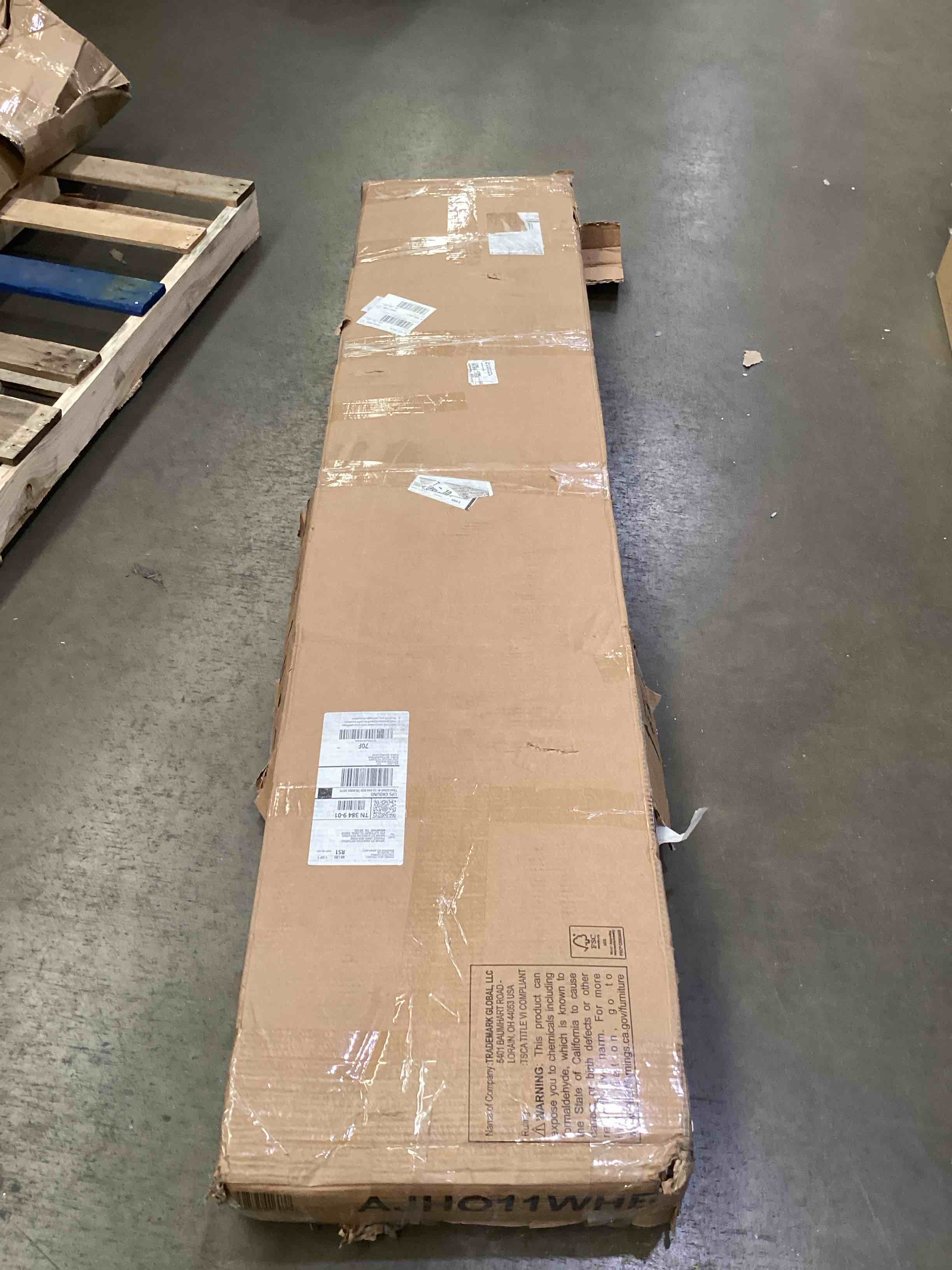 https://s3.amazonaws.com/lotting-images-prod/bidfta/PNK1866454_1750707884044.jpeg