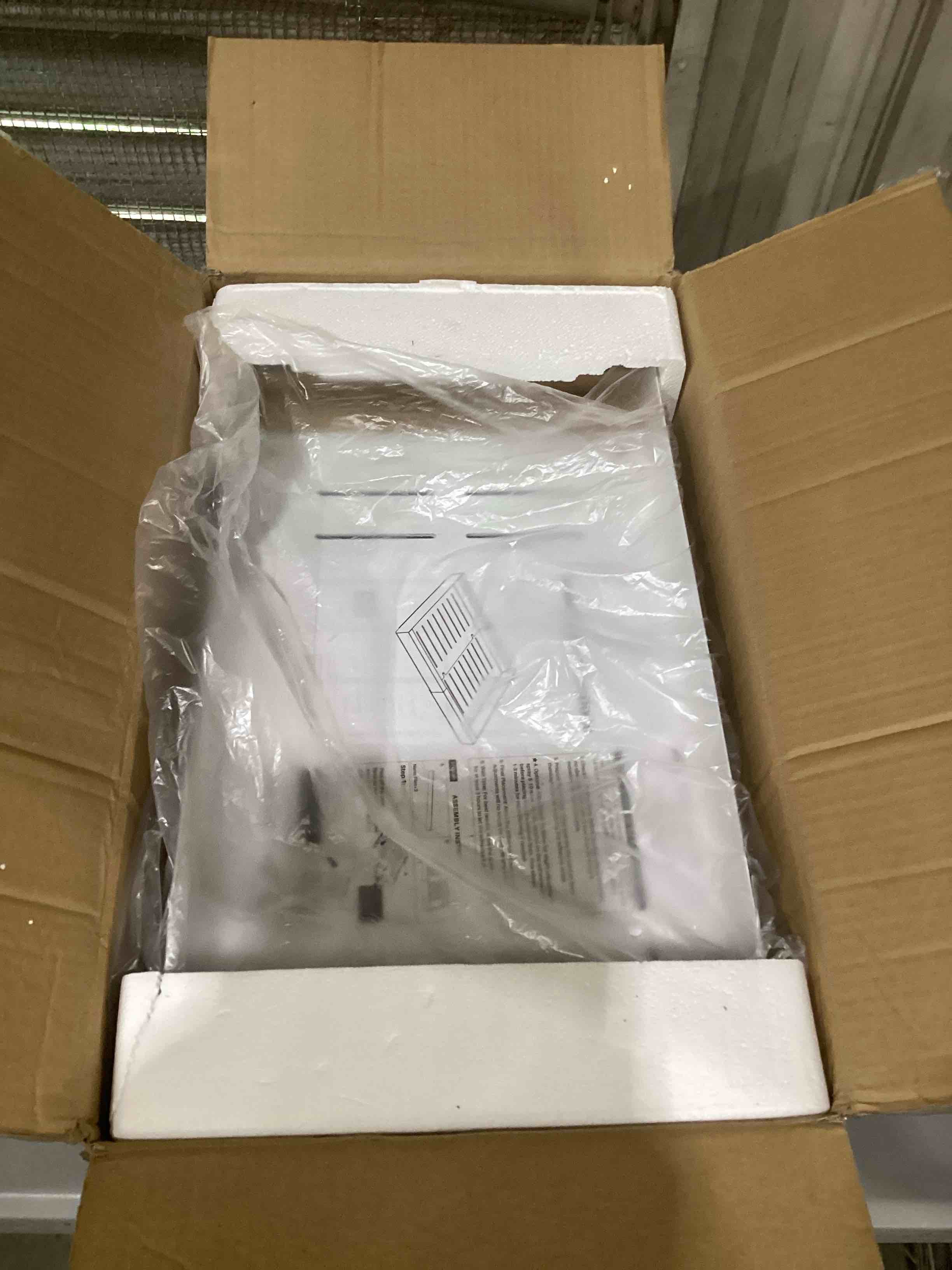 https://s3.amazonaws.com/lotting-images-prod/bidfta/PNK1866461_1750777977929.jpeg