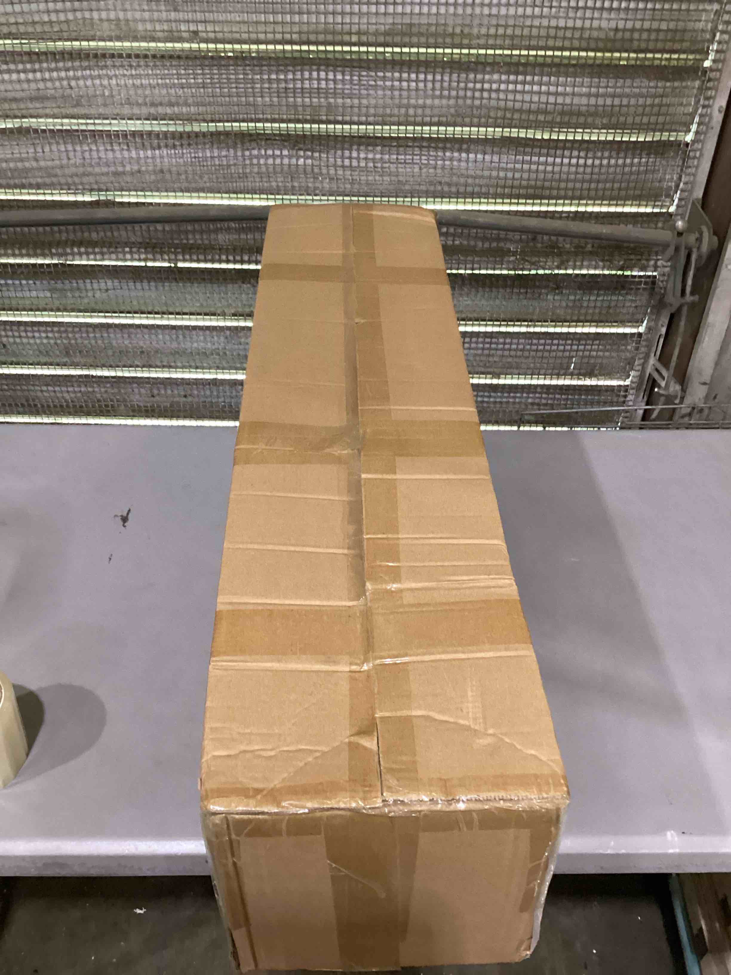 https://s3.amazonaws.com/lotting-images-prod/bidfta/PNK1866784_1751390918544.jpeg