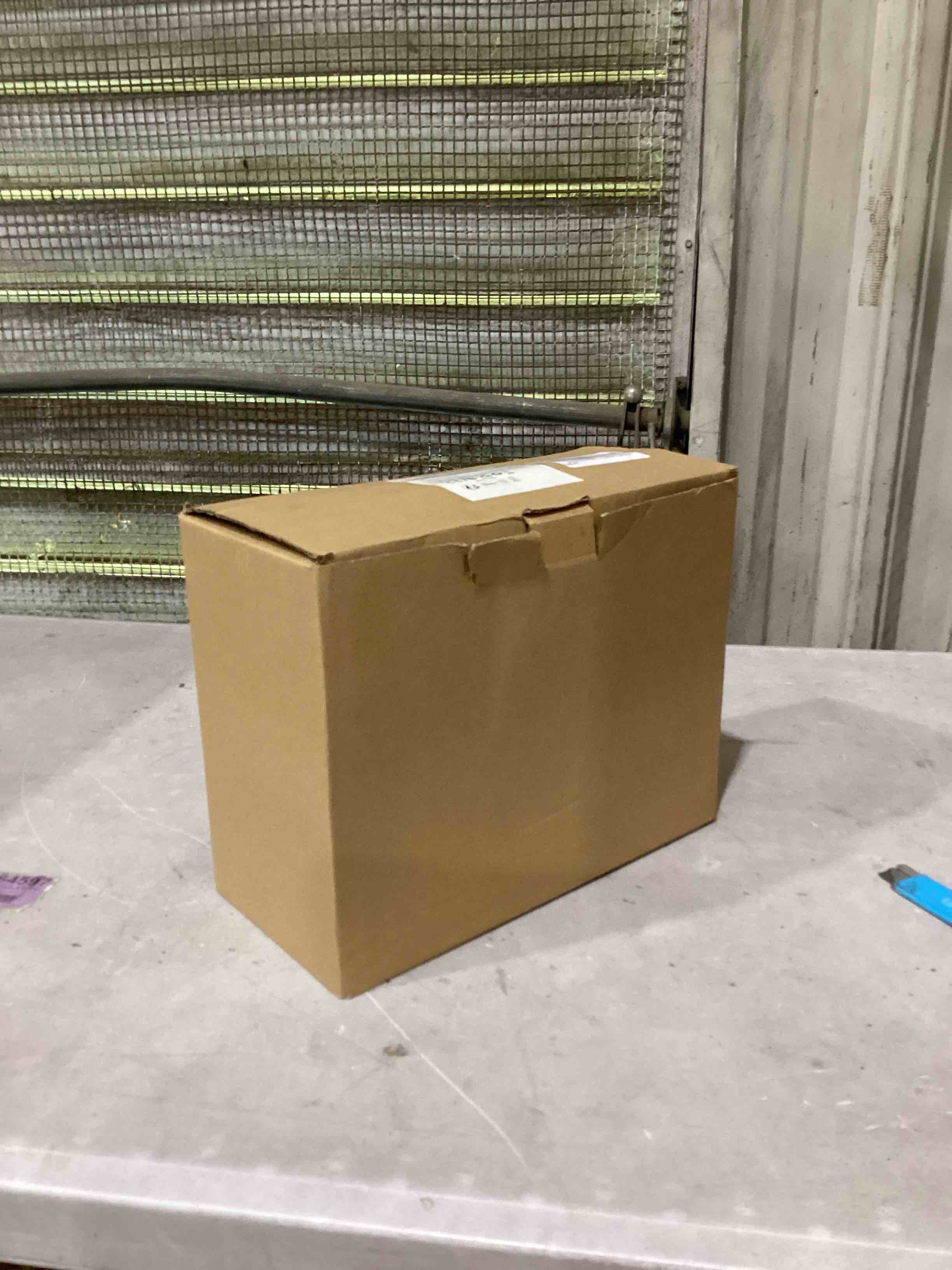 https://s3.amazonaws.com/lotting-images-prod/bidfta/PNK1866978_1752257713927.jpeg
