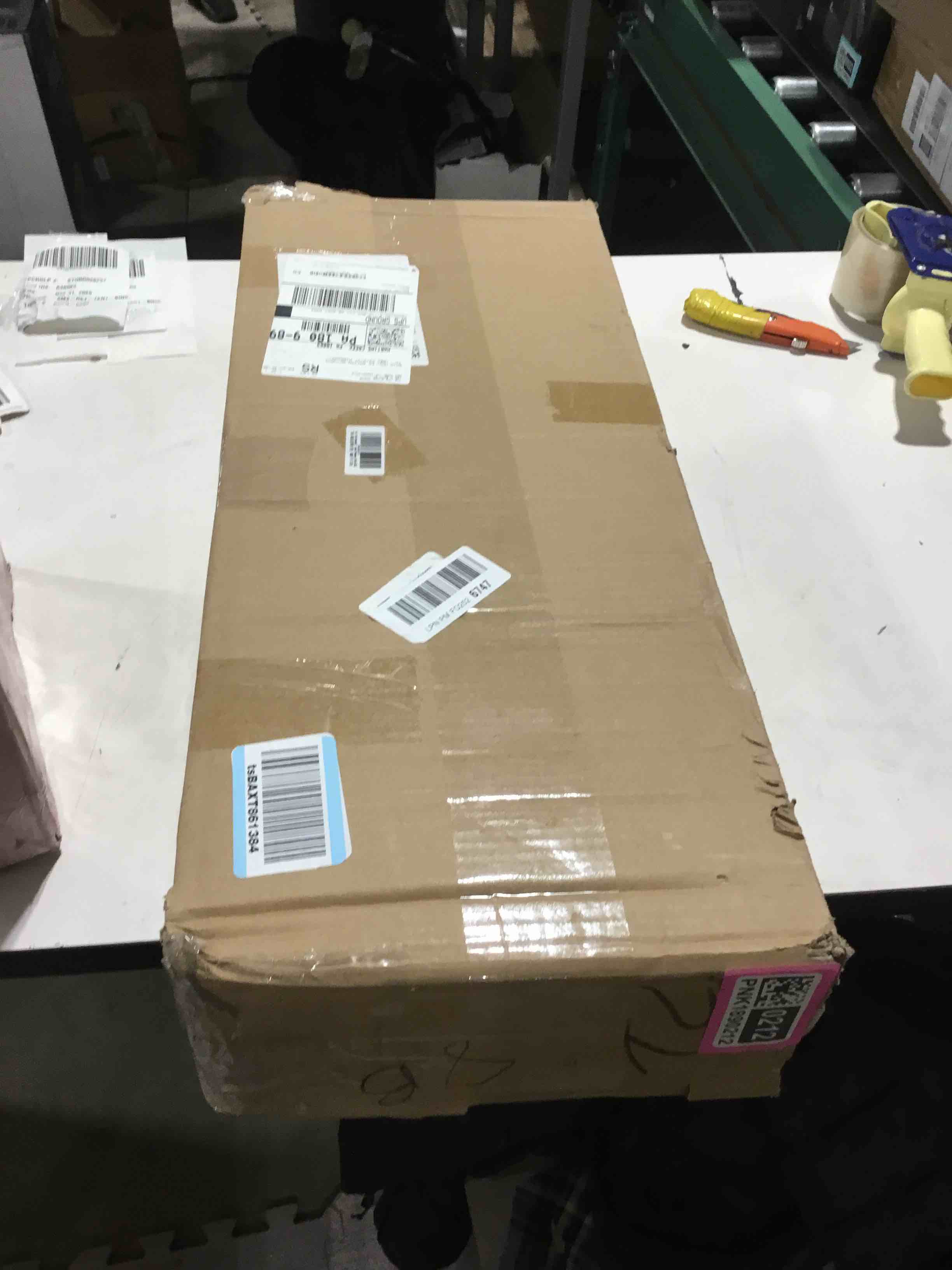 Condition photo showing Good Condition for Kids Bookshelf Wooden 3-Tier, Scalloped Book Shelf for Kids Rooms, Front Facing Toddler Montessori Bookshelf, Baby Nursery Book Shelves Kids Classroom Bookshelf Bookcase White 3-Tier