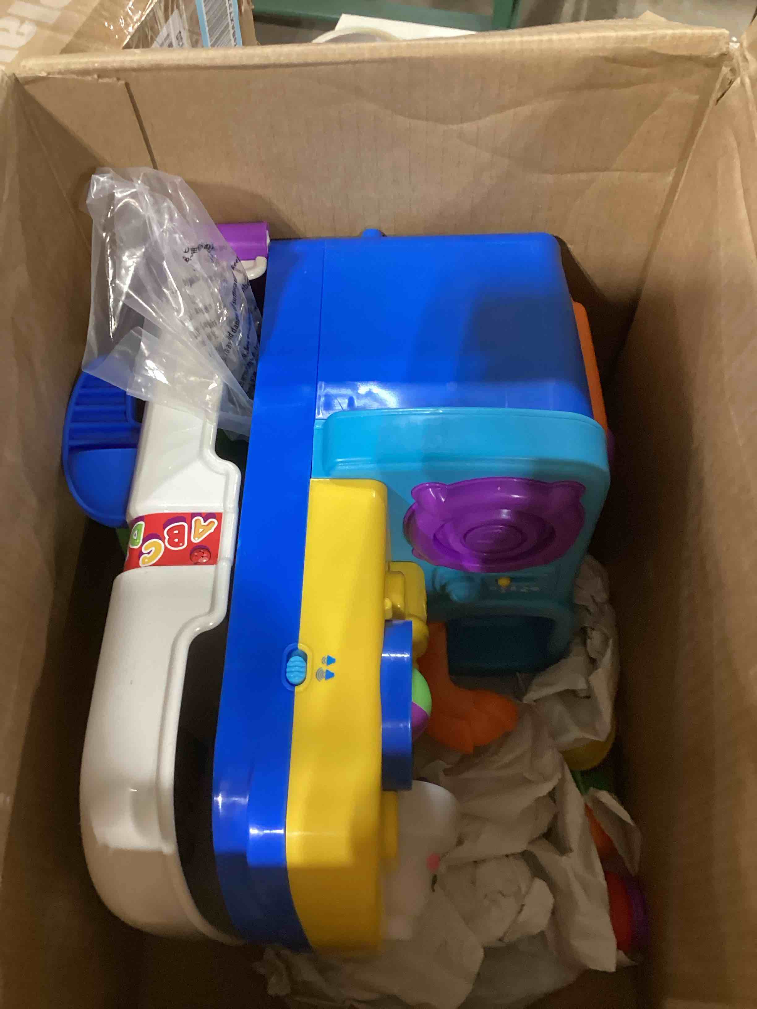 Fisher-Price Baby & Toddler Toy Laugh & Learn Learning Kitchen Playset with Music Lights & 5 Play Pieces for Kids Ages 6+ Months